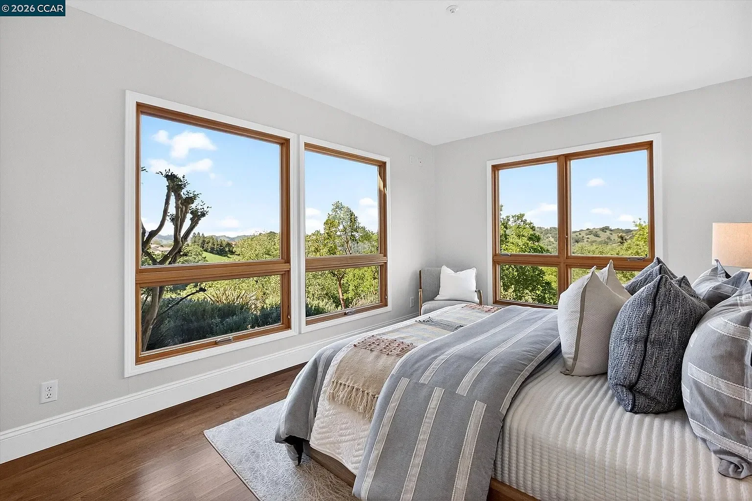 1-gardiner-court-orinda-secondary-bedroom-2.webp