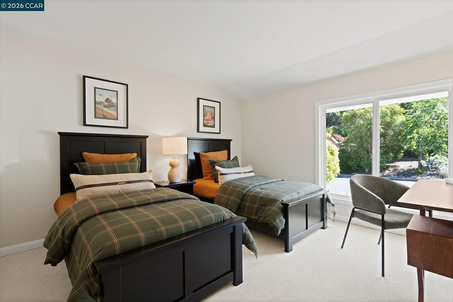 moraga-home-staging-guest-bedroom.webp
