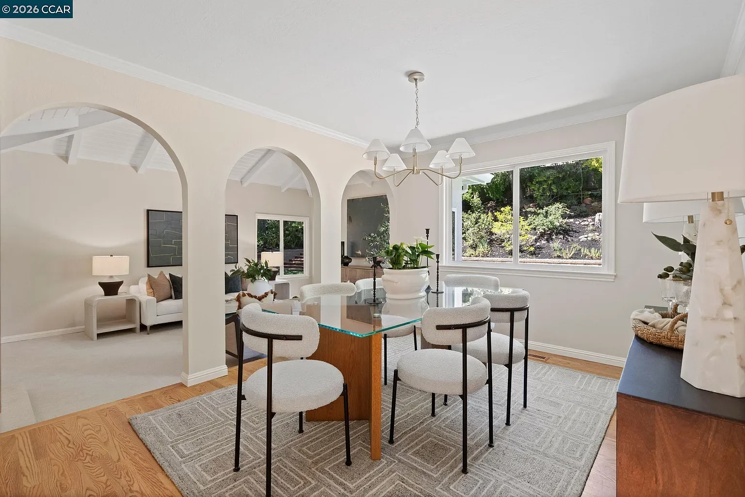 moraga-home-staging-dining-room.webp
