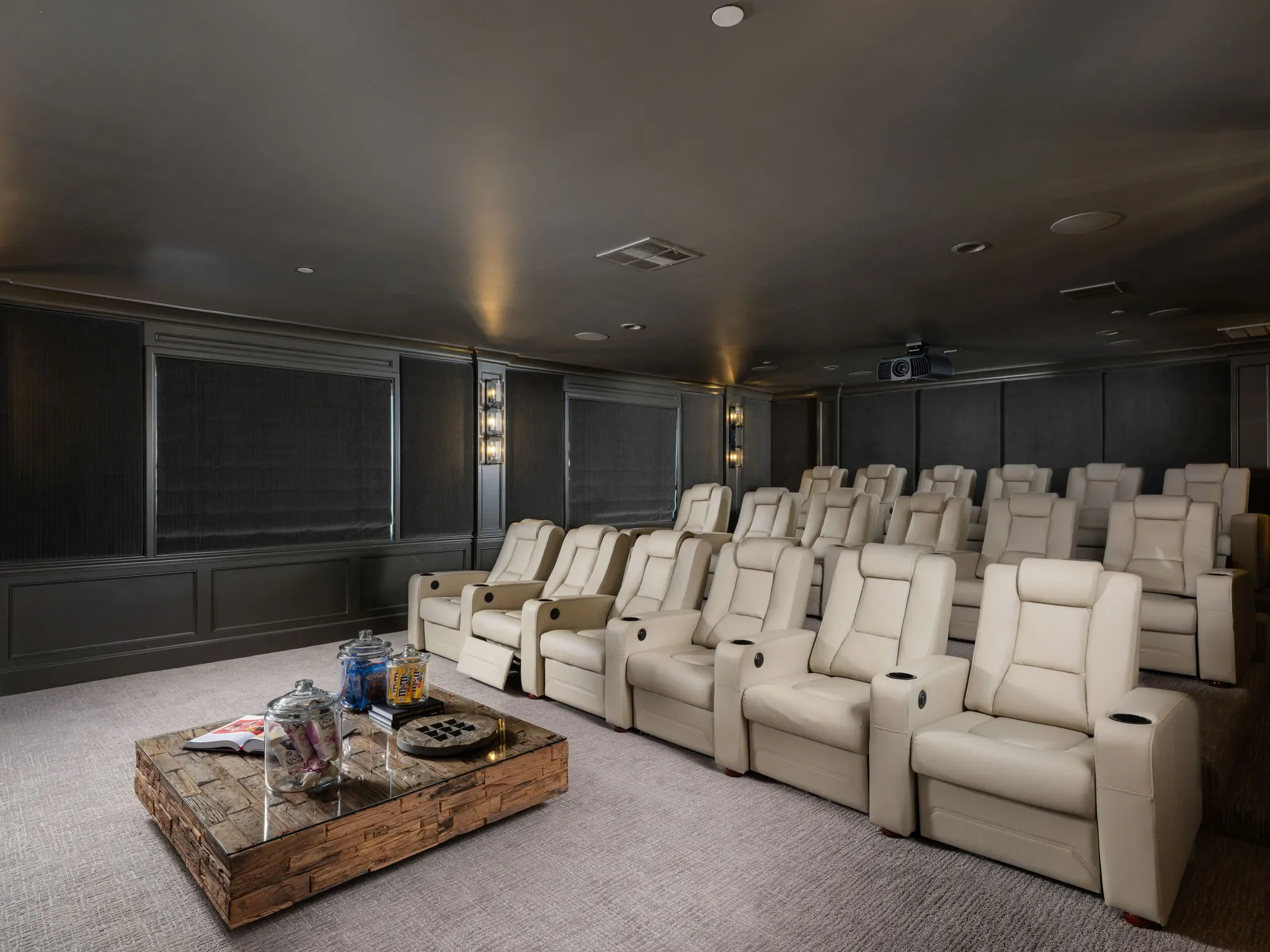 via-del-gato-alamo-home-theater-staging.webp