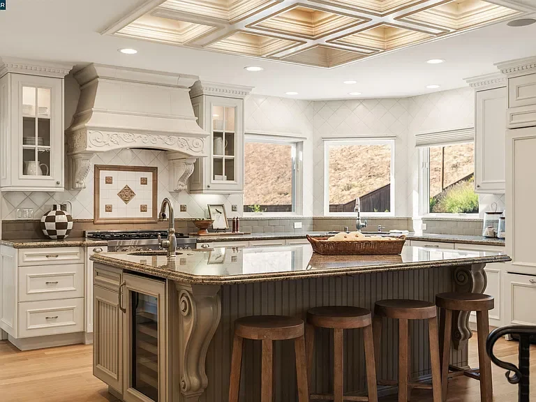133-sunhaven-danville-kitchen-island-and-bar-stools.webp