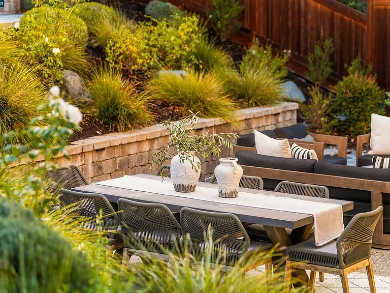 133-sunhaven-danville-outdoor-dining-area.webp