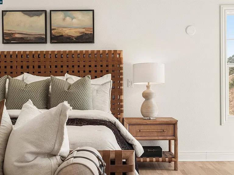 133-sunhaven-danville-primary-bedroom-bedding-detail.webp