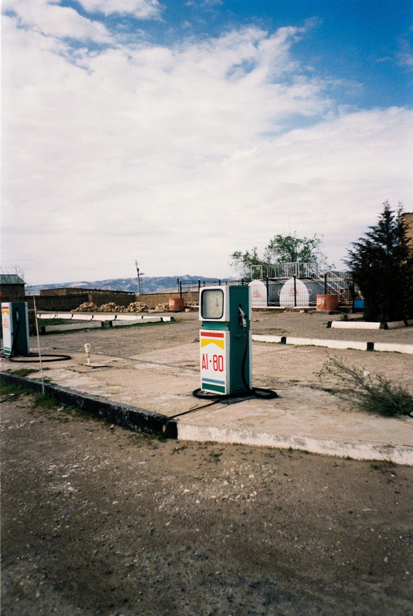 How Far Can You Really Drive Once The Fuel Light Comes On?