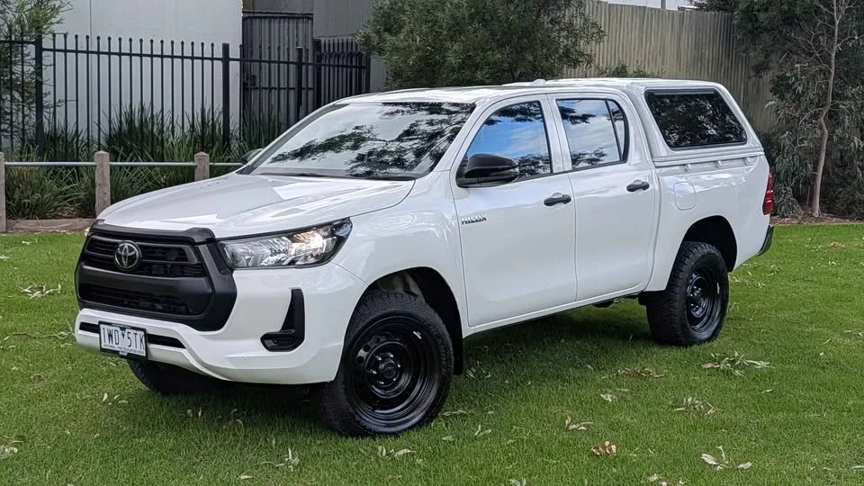 new Hilux 3.jpg