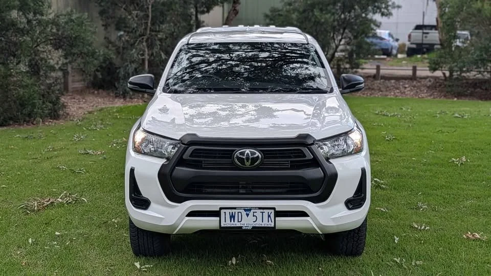 new Hilux 2.jpg