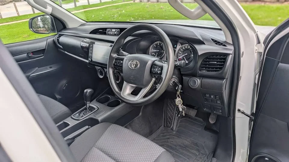 new Hilux 14.jpg