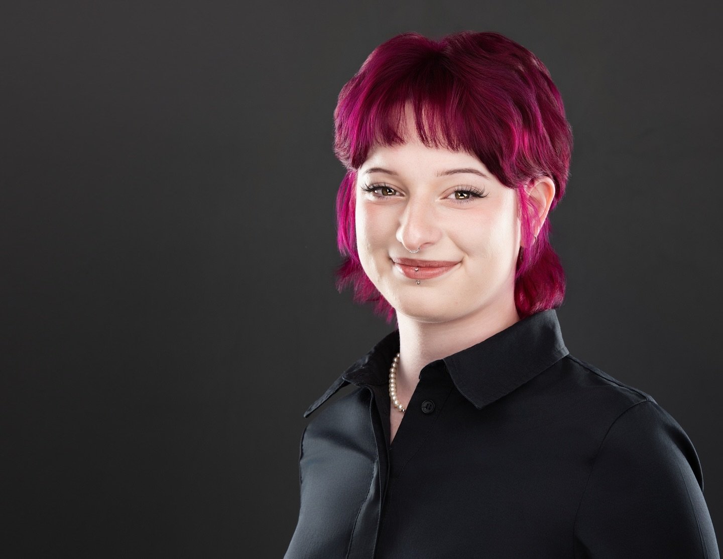 Everyone meet Grace ✨
She specializes in customized cutting, dimensional color, and balayage, creating effortless, lived-in looks tailored to you.

Her goal is simple: give you a personalized, elevated experience and hair that feels just as good as i