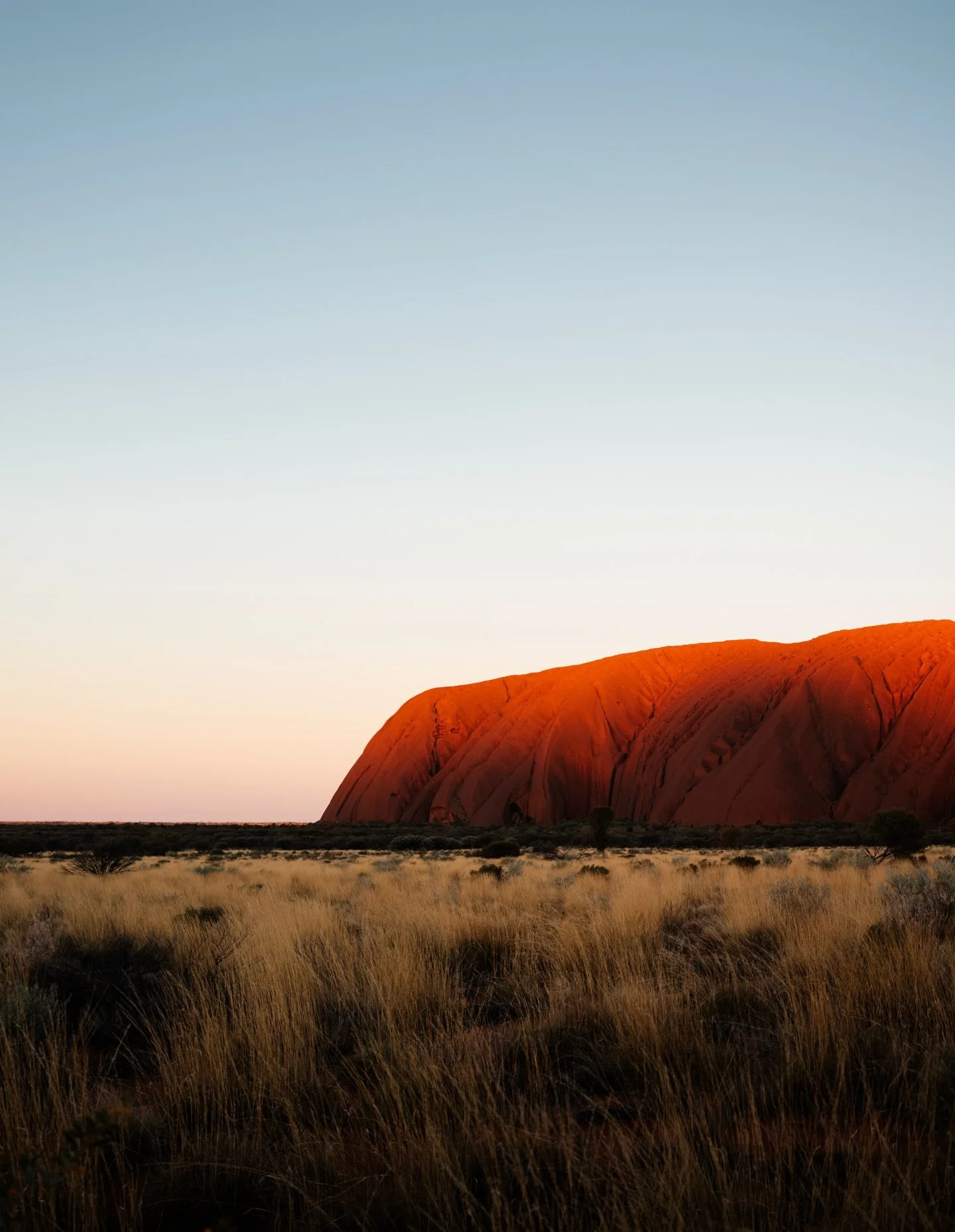 Most people see Uluṟu.
Few see it like this.

#Uluru
#UluruKataTjuta
#LuxuryTravelAustralia
#OutbackLuxury
#BespokeTravel
AustralianLuxury