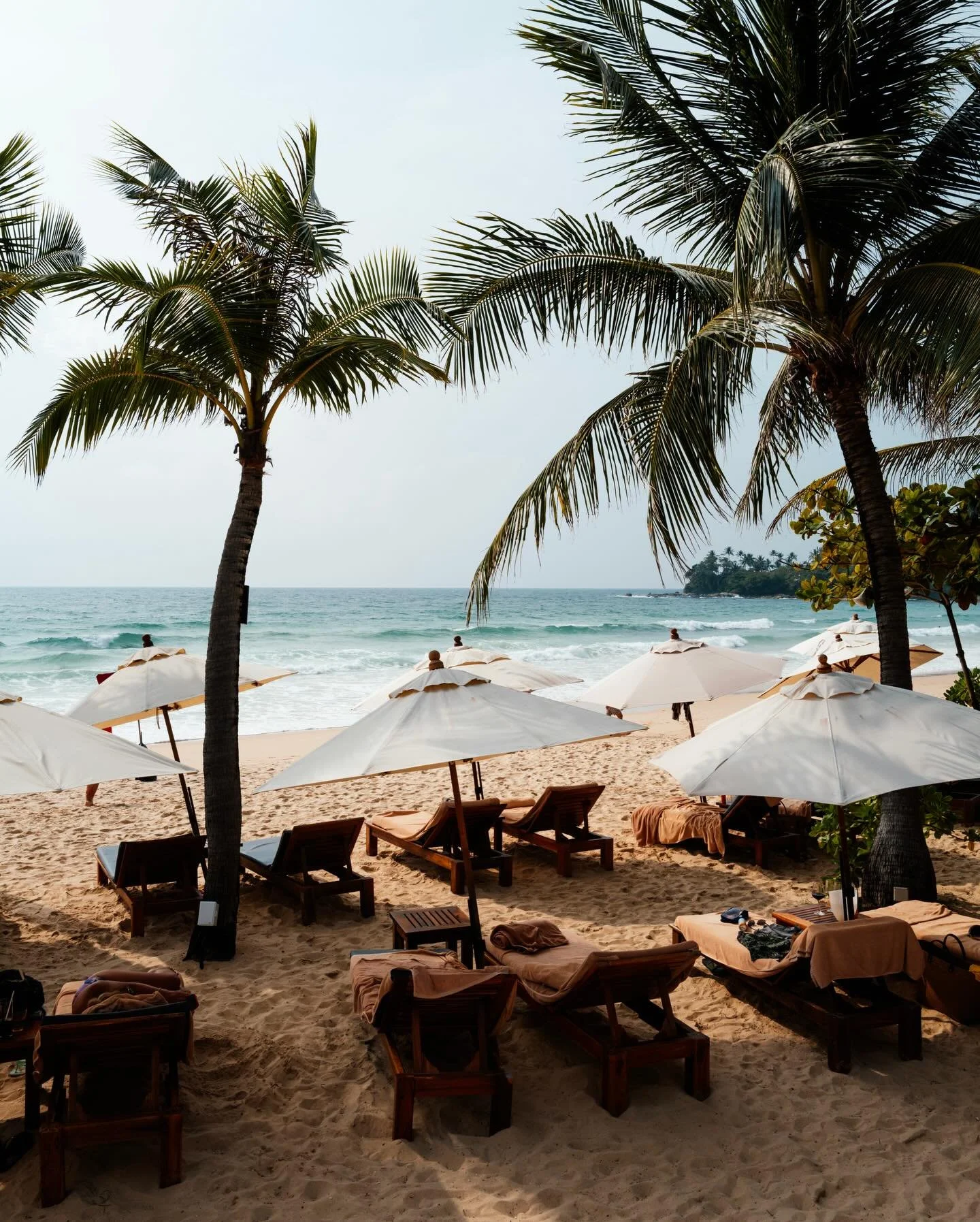 Il dolce far niente. The sweetness of doing nothing. Sequestered on the island&rsquo;s most elite, private cove on Pansea Beach, we surrender the entire day to the tide. From the stillness of the bay at dawn to flawless dining under the stars, the jo