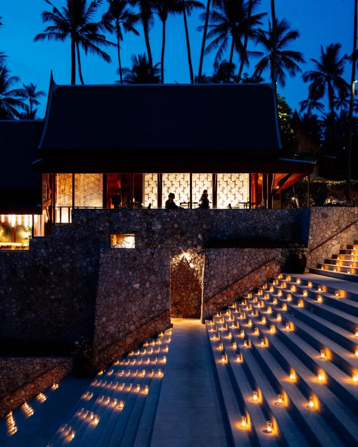 Architectural purity meets absolute stillness. A flawless, deeply atmospheric sanctuary designed entirely around the luxury of simply being. 

#MaisonGrin #TheEdit #SilentLuxury #LuxuryTravelAdvisor #LuxuryTravel