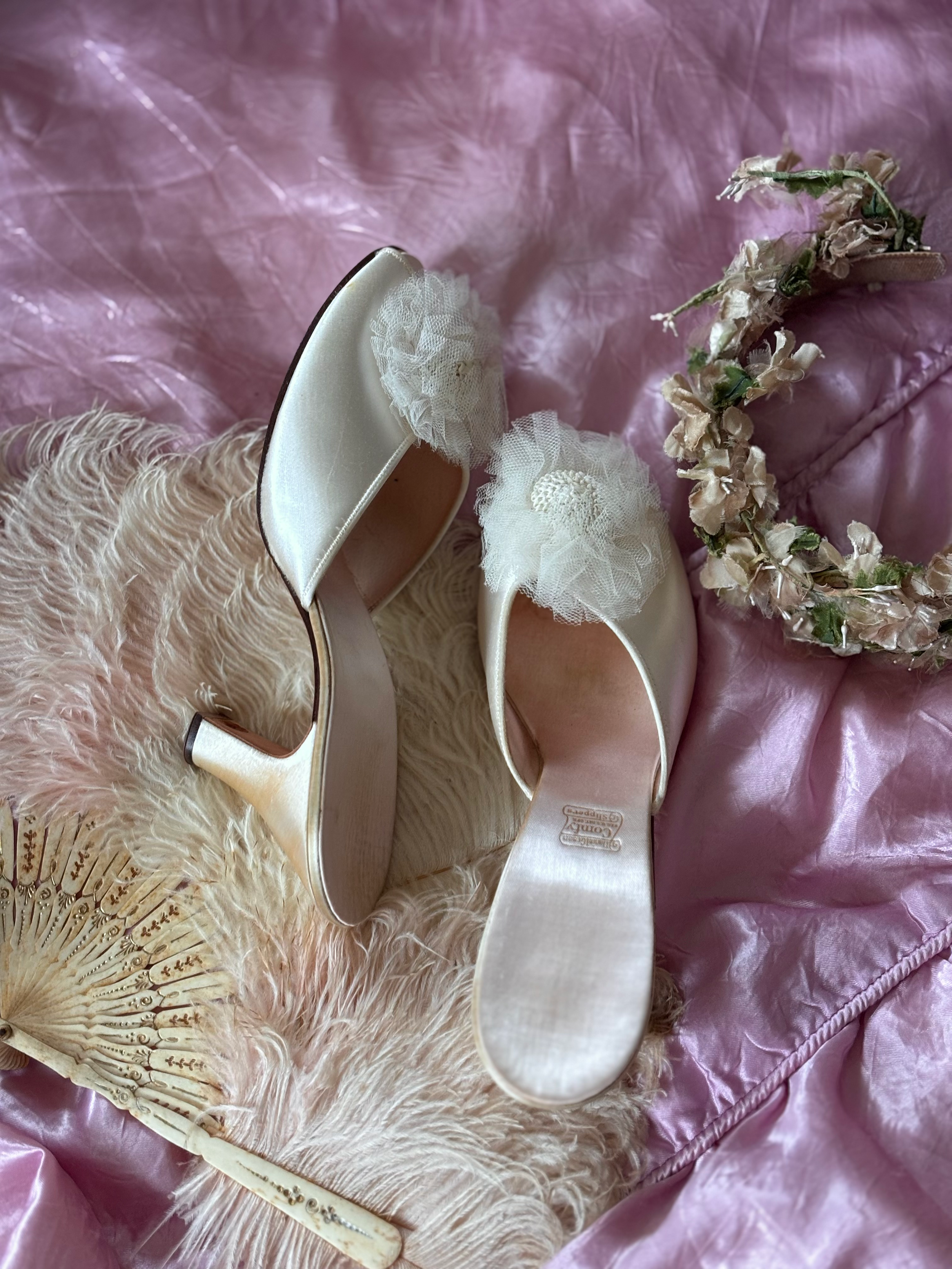 1950s Ivory Starlet Boudoir Slippers Daniel Green Satin Heels Size 6