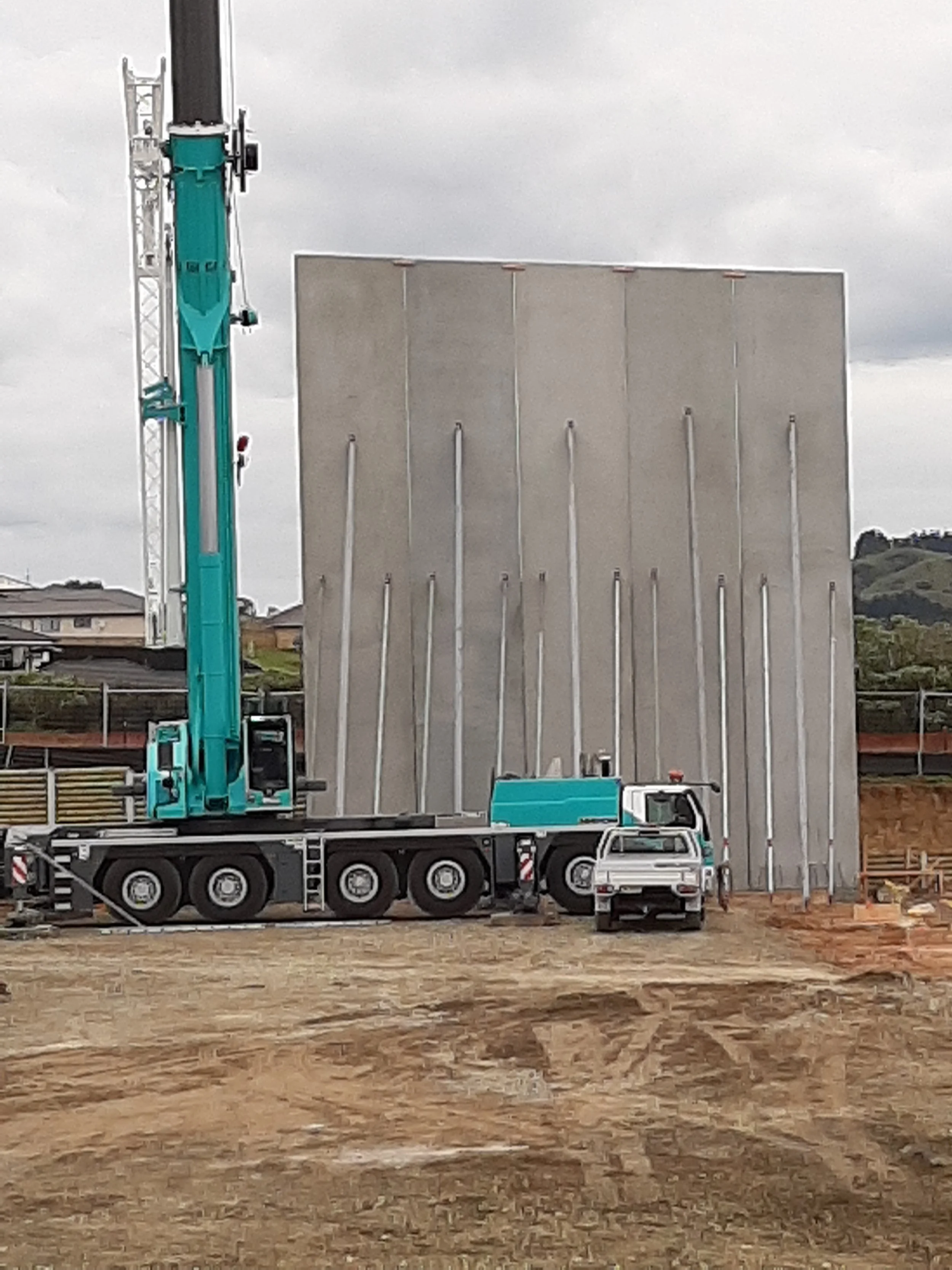 Earthbolts and Panel Props used on 17 metre panels