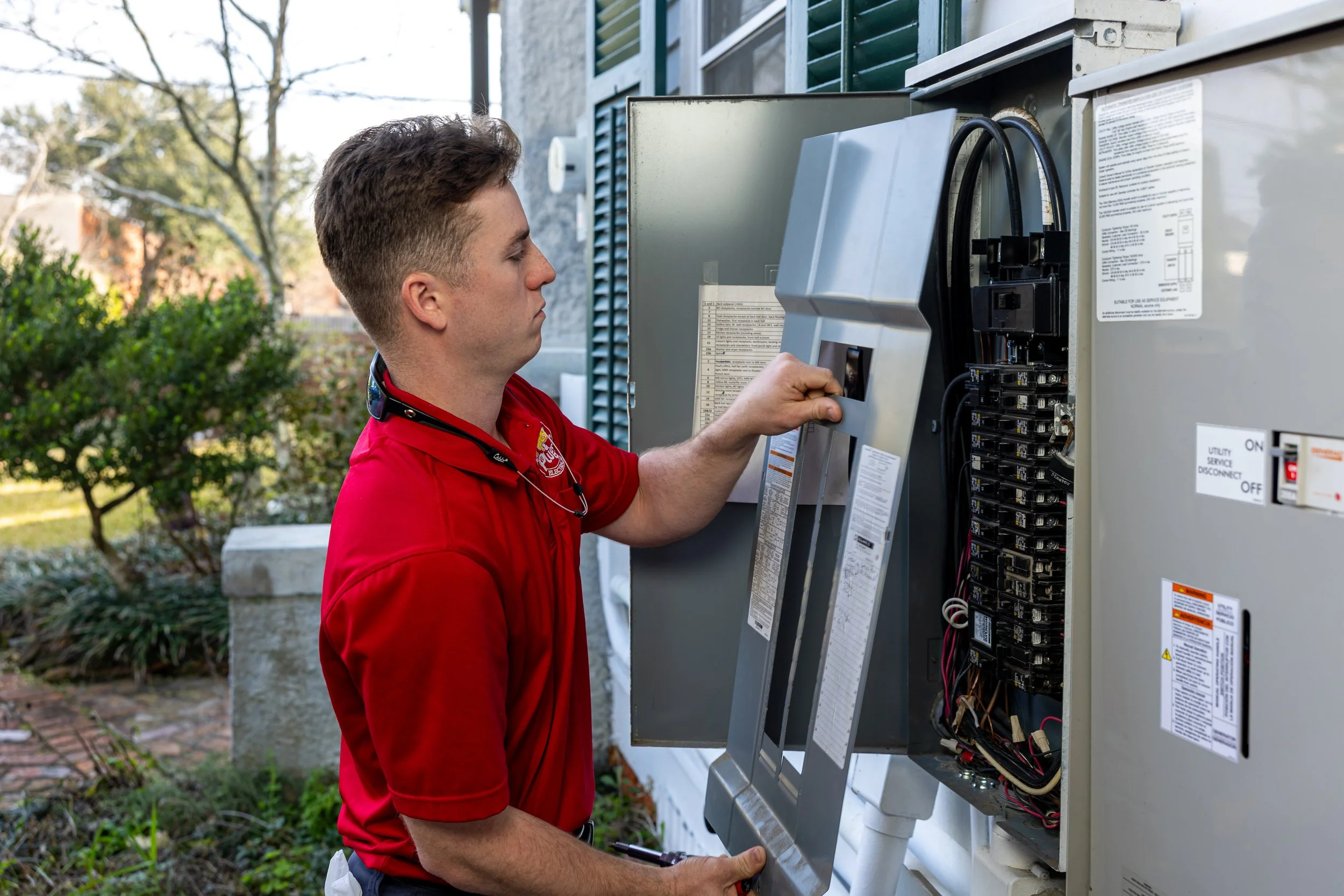 Electrical Panel Replacement Cost in Louisiana: 100-Amp vs 200-Amp