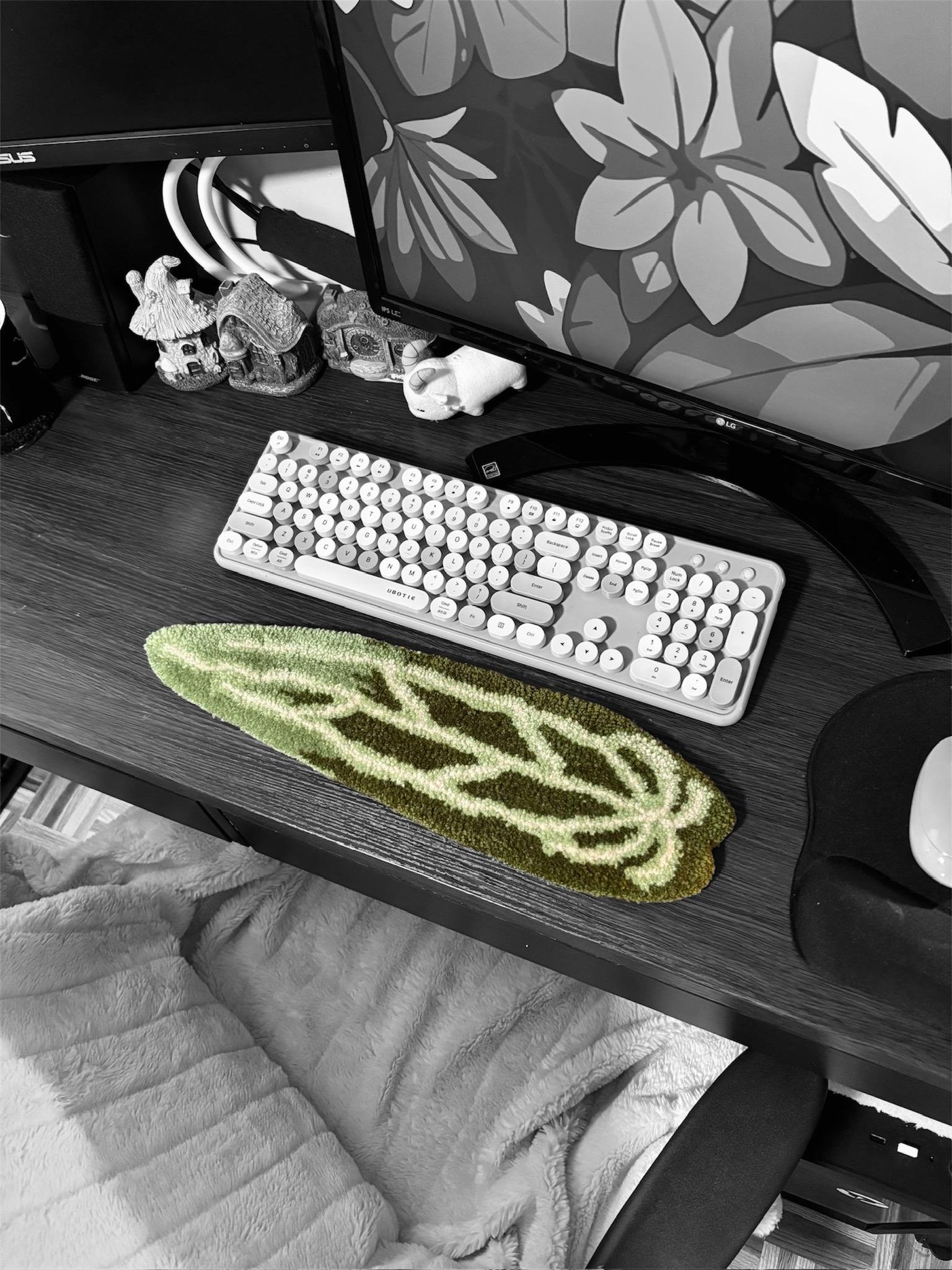 Tropical Leaf Desk Rug