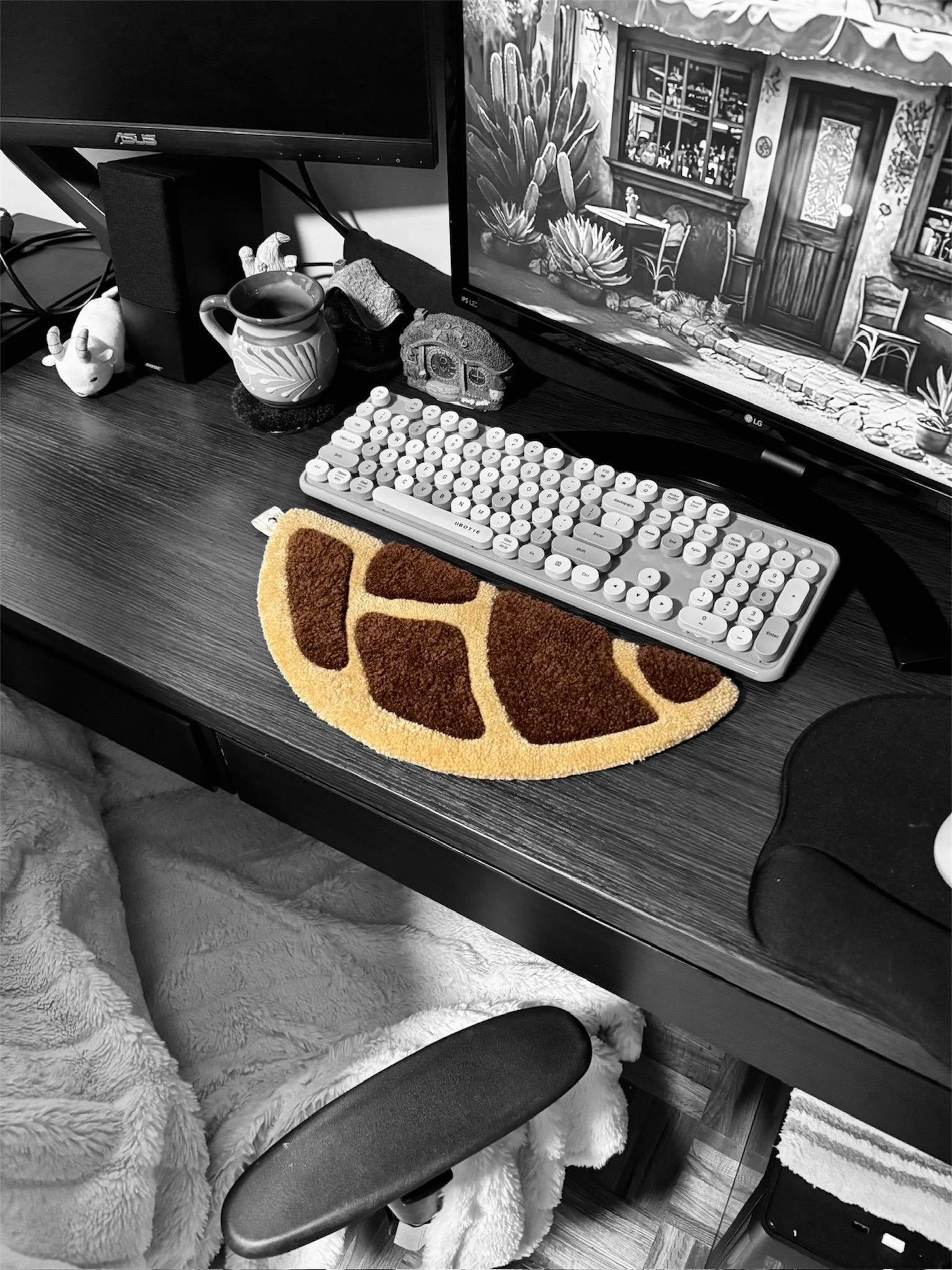 Concha - Pan Dulce Desk Rug