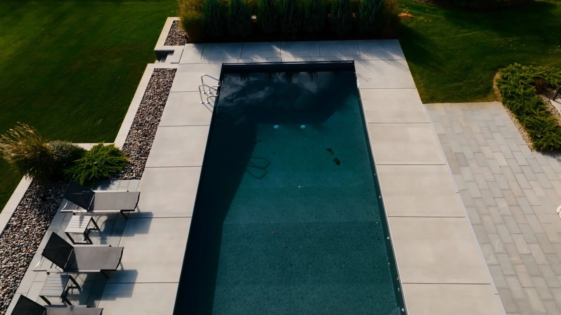 Video-Mobile-Background-Pool.jpg
