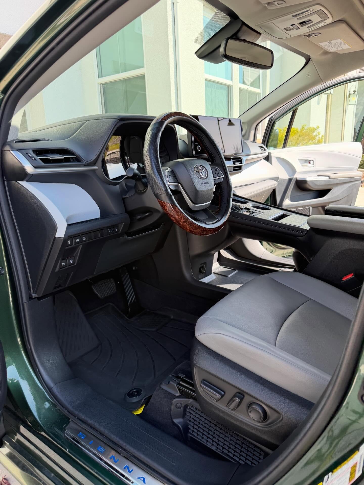 Toyota Sienna looking fresh and clean. Ready for the Spring!
✅Interior Reset Cleaning
-
#prymeshynedetailing #details #interiordetailing #autocare