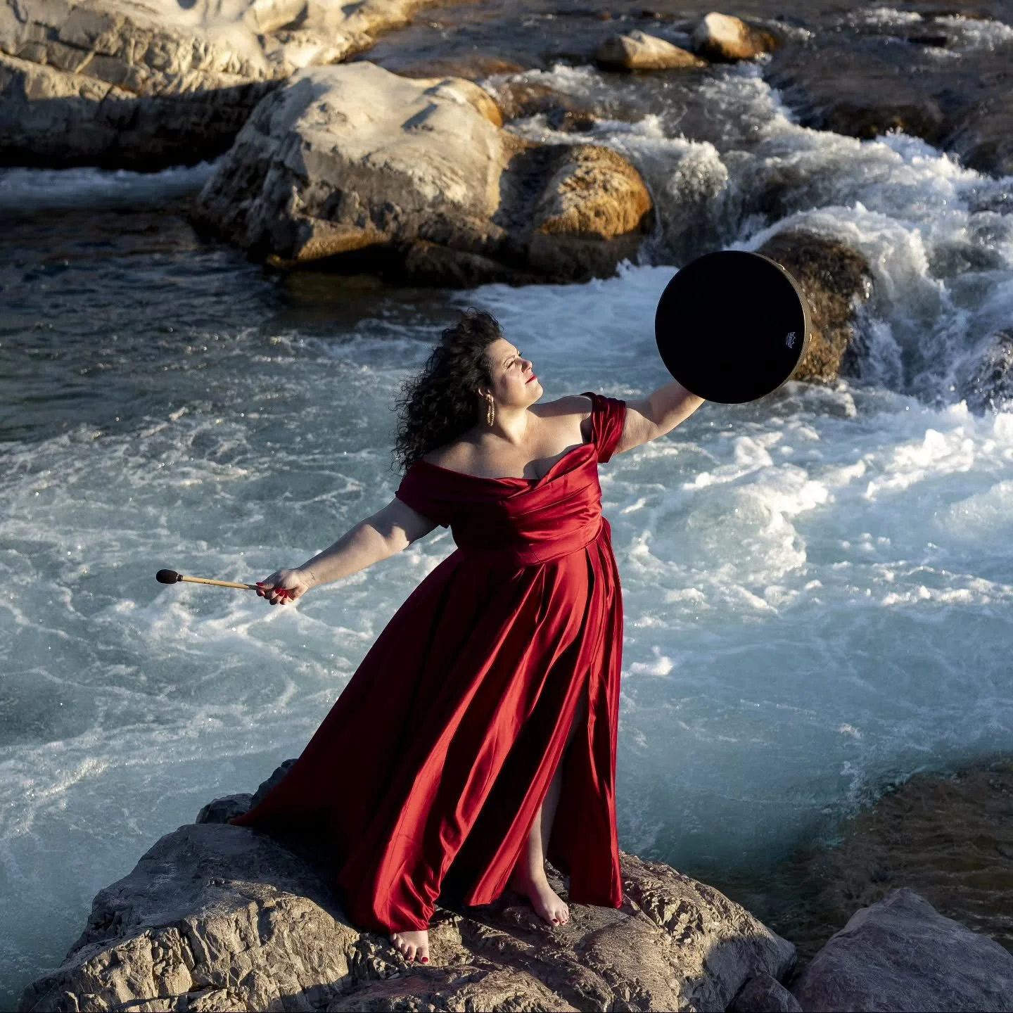 There was a time where I believed I had to choose parts of me. 

The trained vocalist. 

The medium.

The sound and energy healer.

I thought I had to choose one path- I thought it would be more clear to choose one.

It wasn't until I stopped caring 