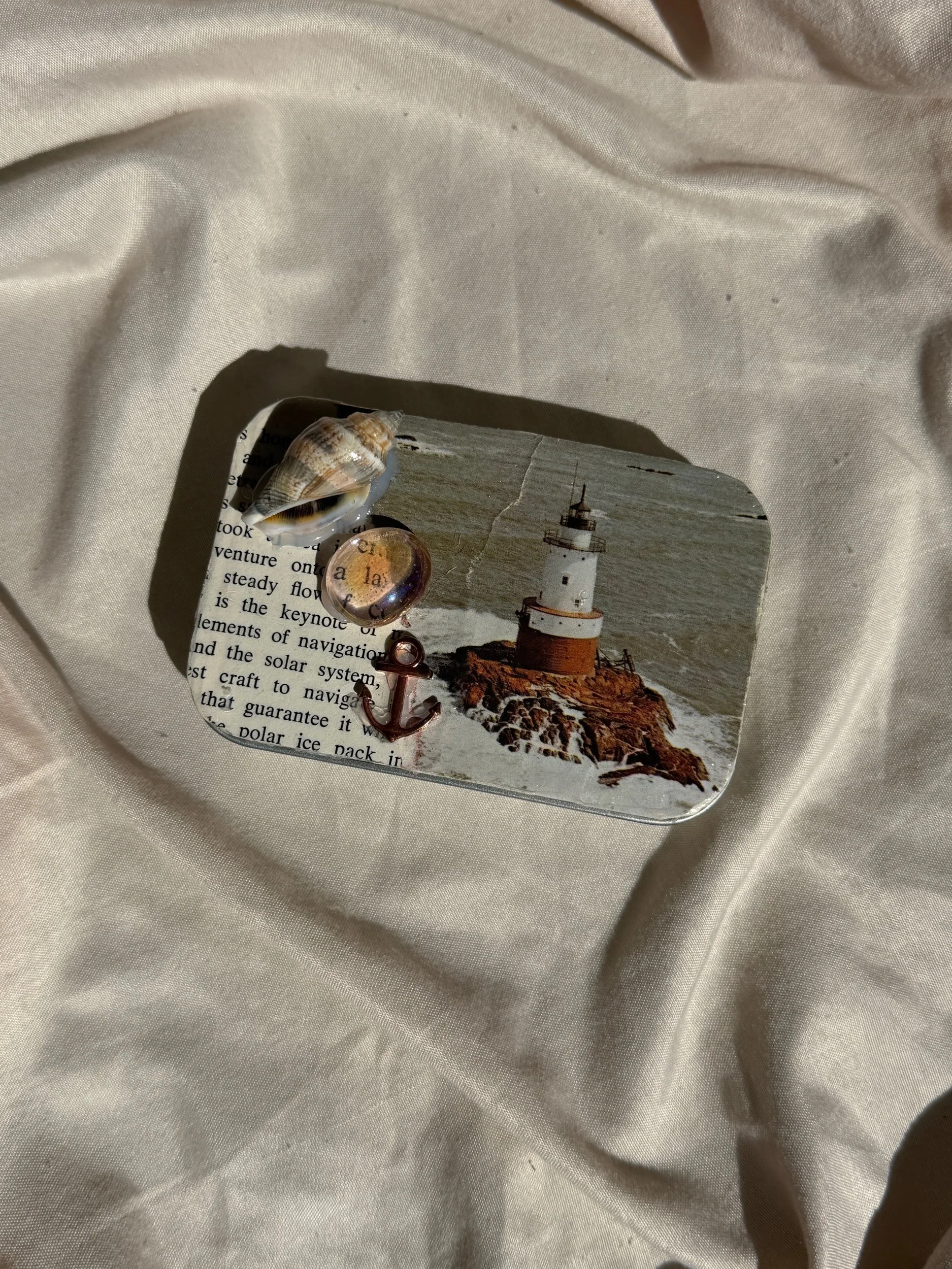 The Lighthouse Tin Wallet