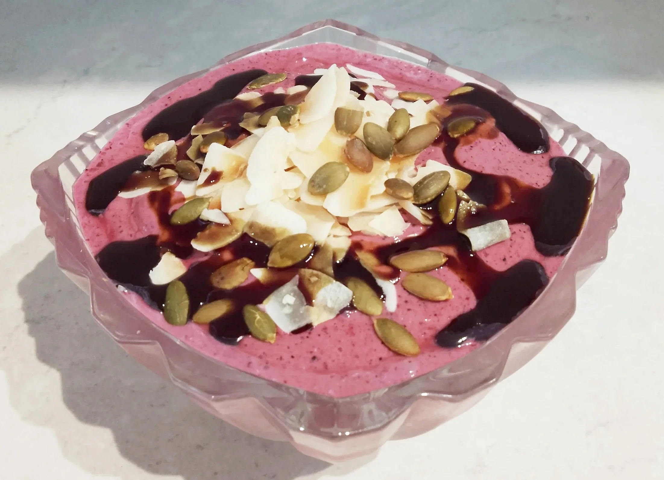 Berry &amp; Kefir Smoothie Bowl