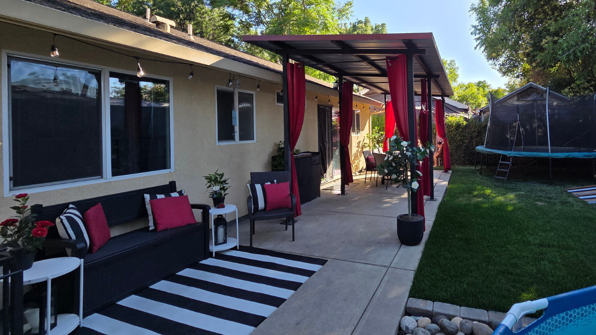 backyard-patio-seating-area-makeover.png