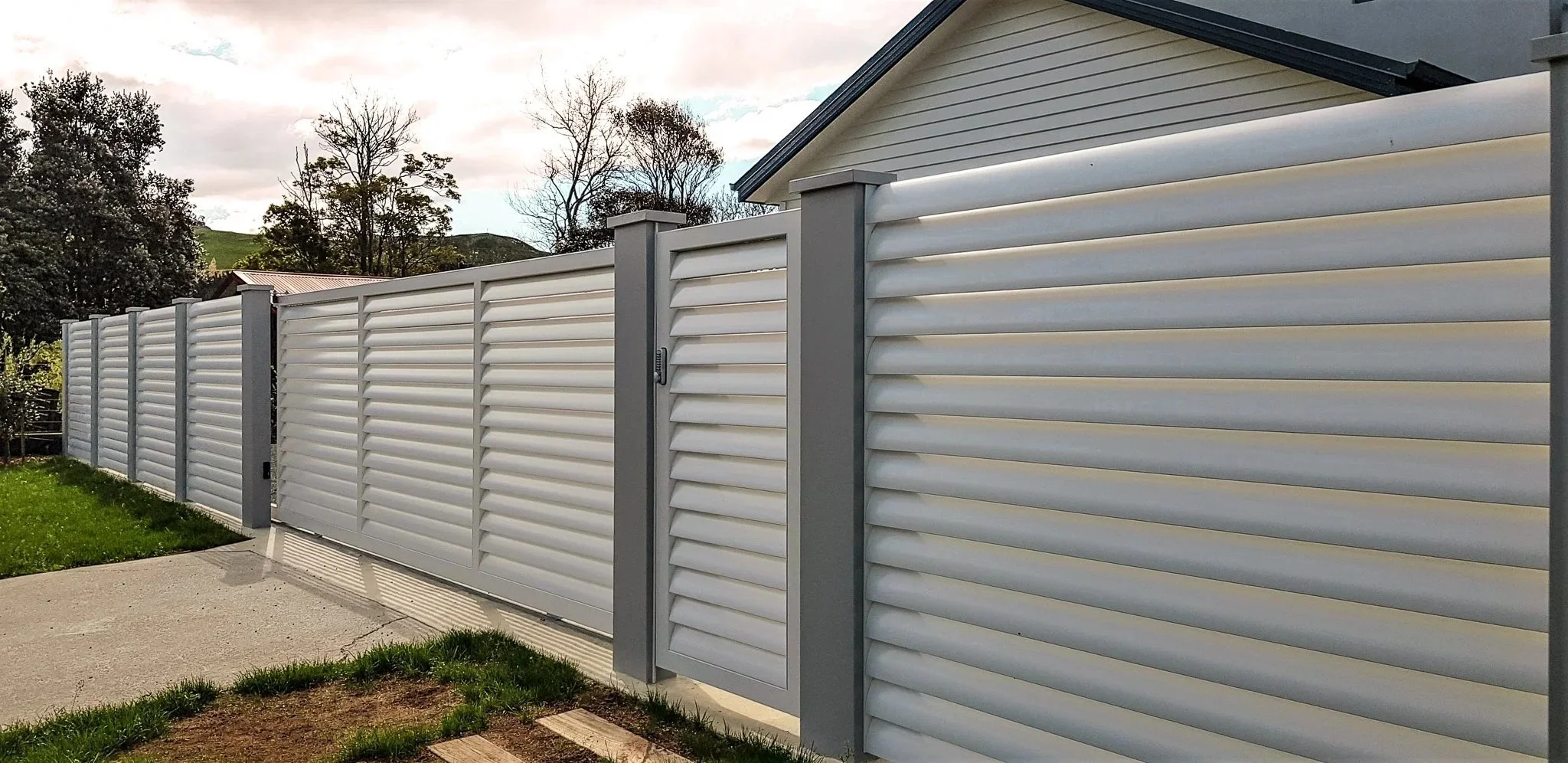 Louver gate and fence
