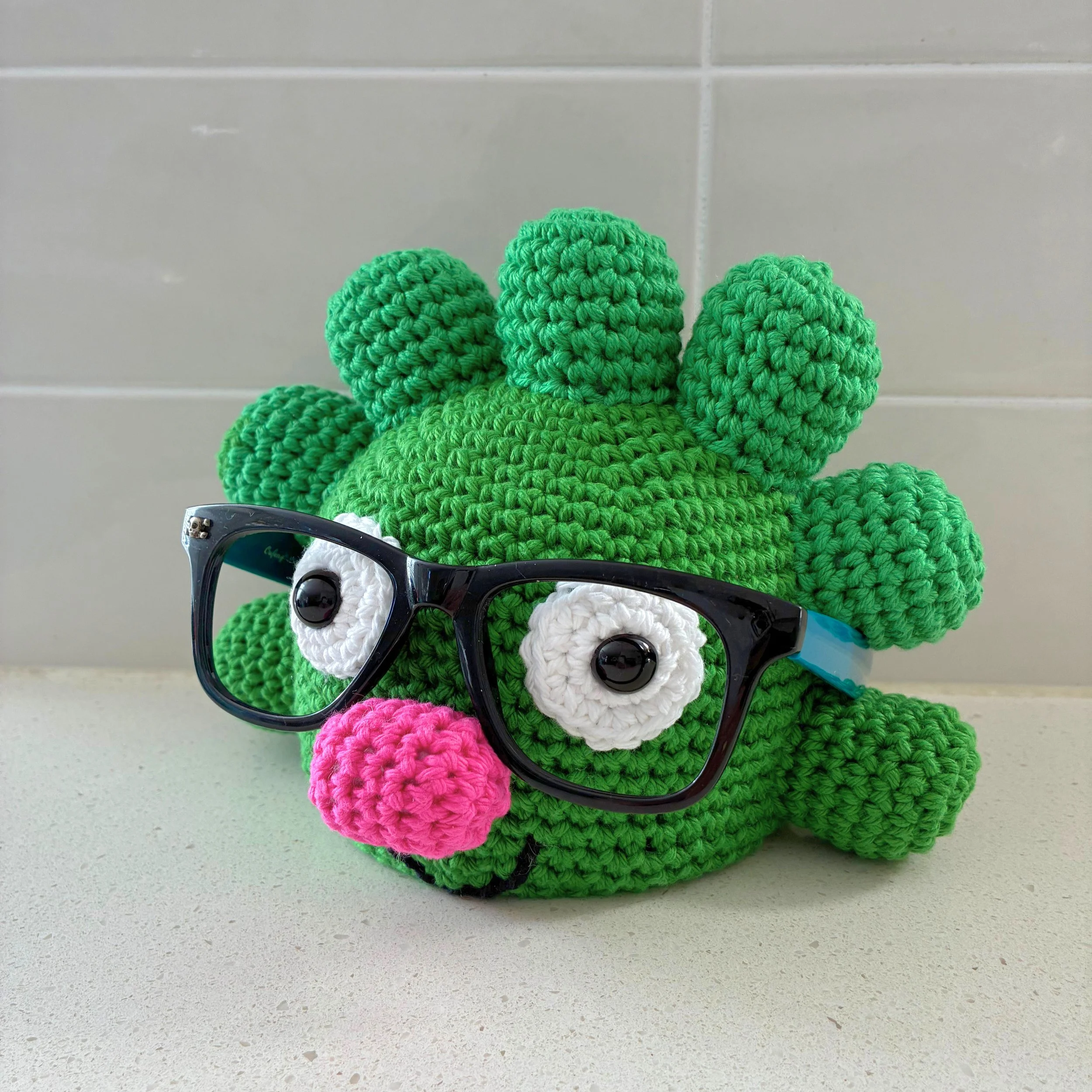 This Week’s Make: Broclette Glasses Holder