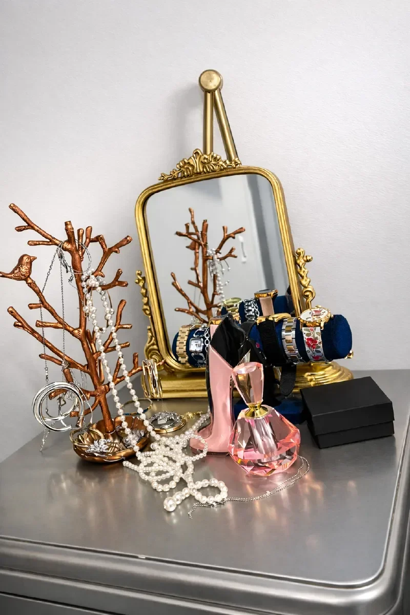 beautiful jewelry stand webp.webp