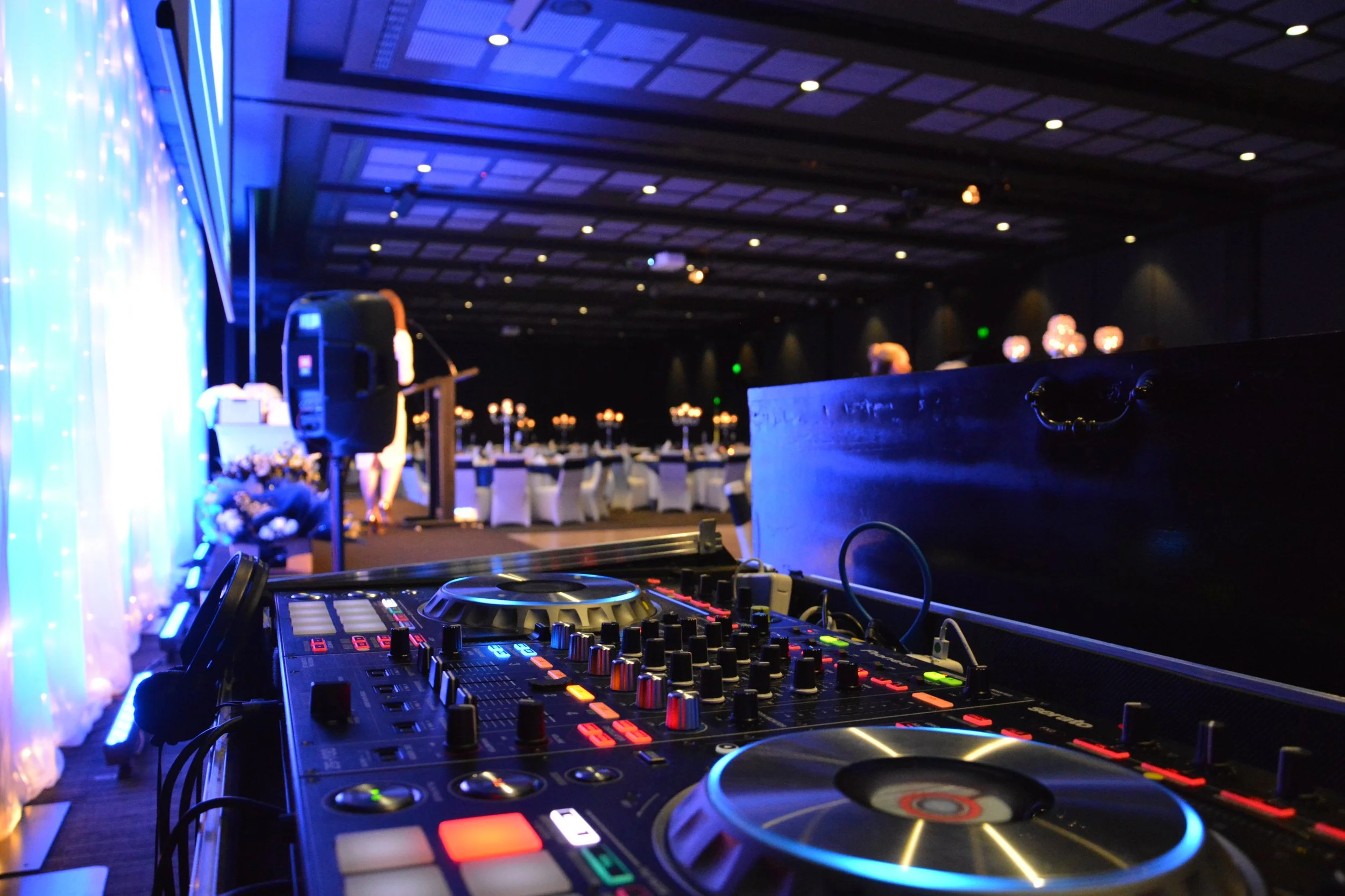 Premium DJ hire, sound and lighting for weddings, corporate events, school formals and private celebrations across Brisbane, Gold Coast, Toowoomba and South East Queensland