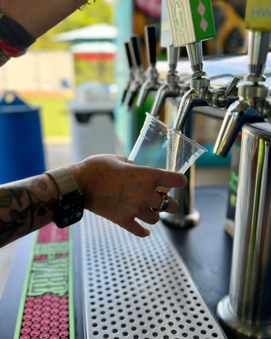 We&rsquo;re gearing up for an awesome night of football, beer, and food! Come out to cheer on the Vols as they take on Georgia Tech 👏🏻

Creature Comforts has taken over our taps!! Grab a crisp pint of their Tropicalia IPA or Oktoberfest 🍻

Wear yo