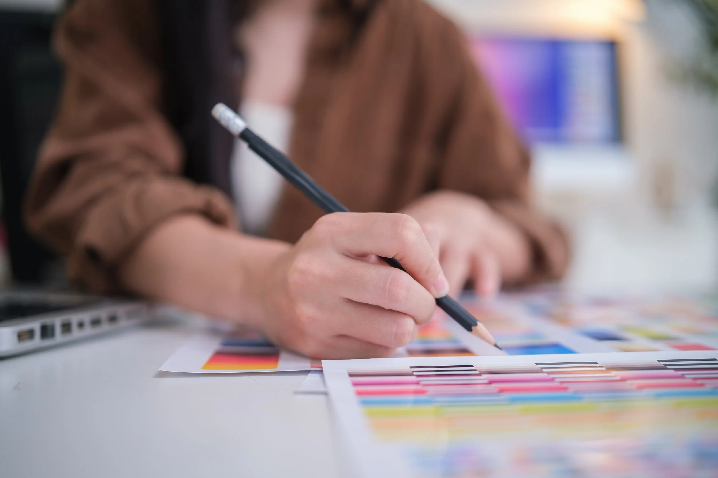 Ingénieure devenue experte en branding – Stratégie et identité visuelle ESSENCE