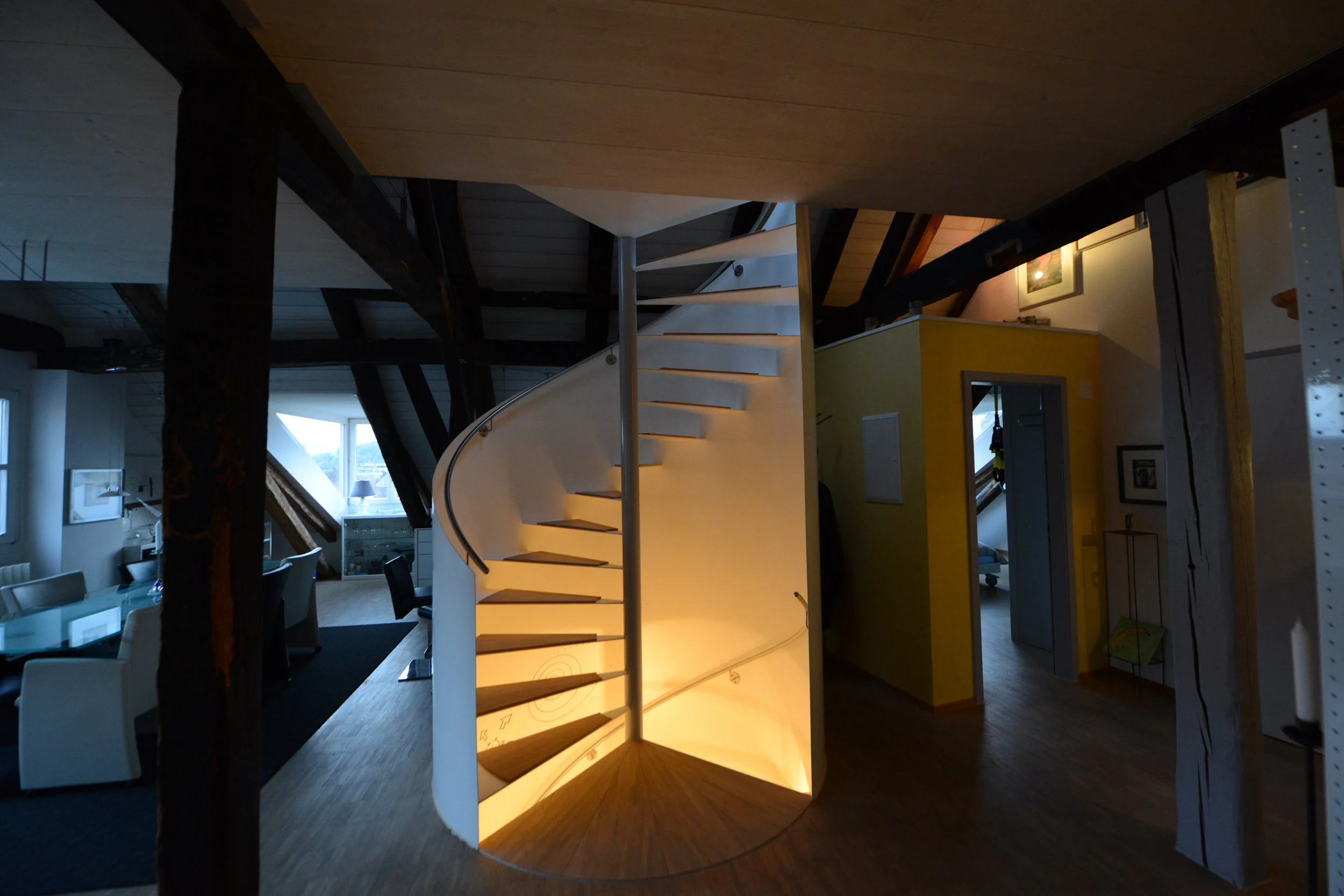 2441 Wendeltreppe.jpg