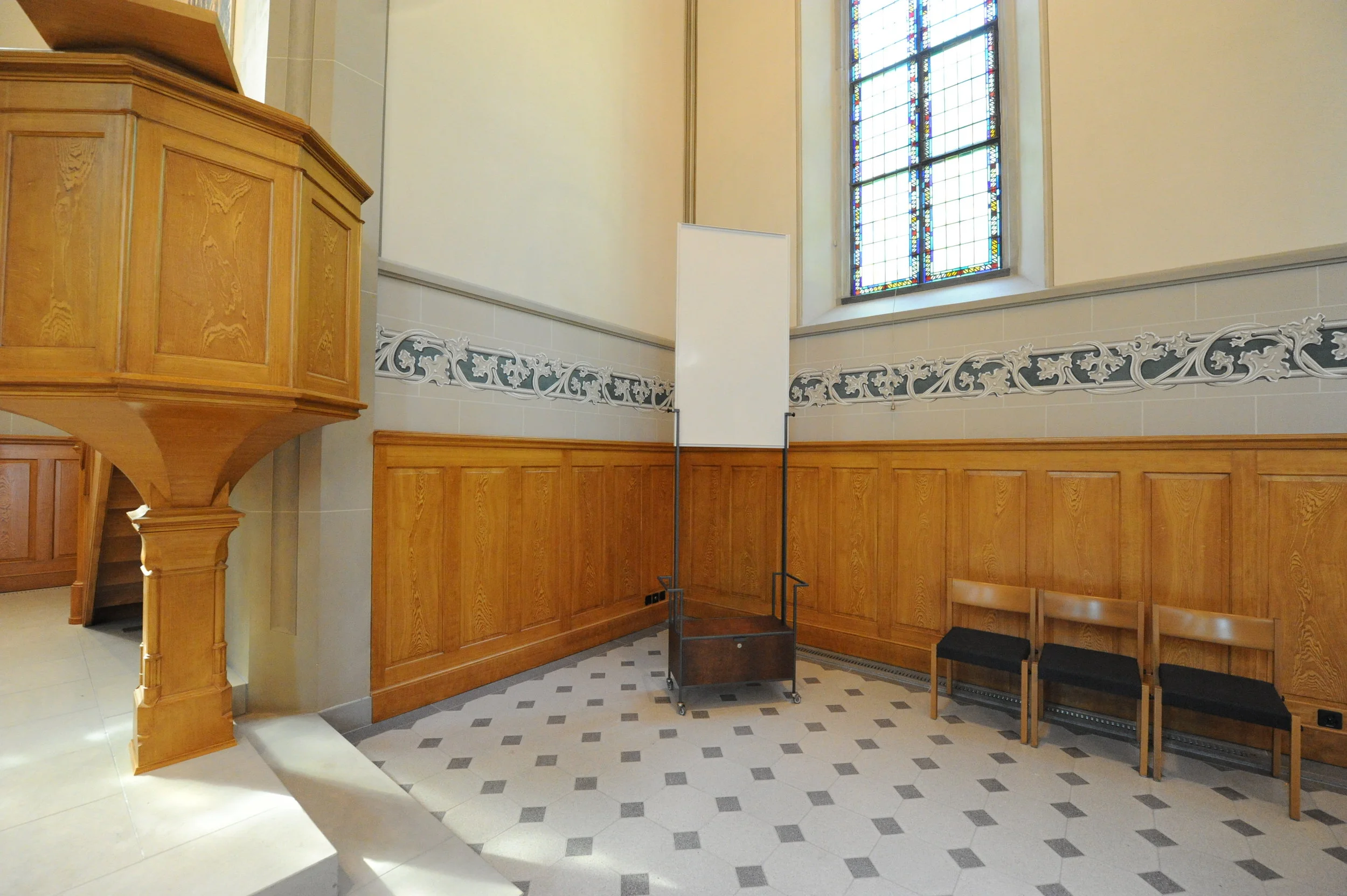 Kircheneinrichtungen
