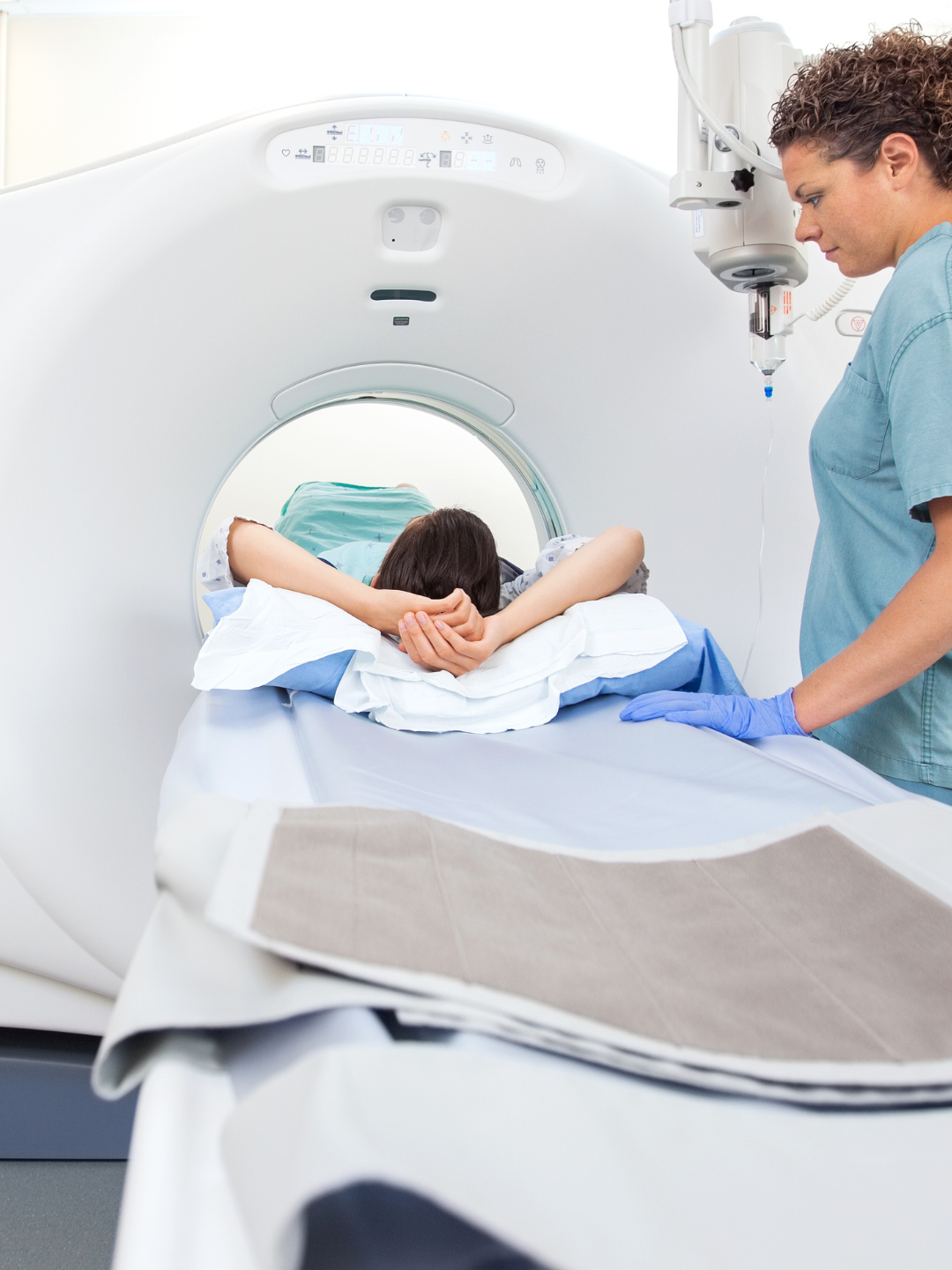 Lung cancer screening saves lives. A new IARC review confirms it.