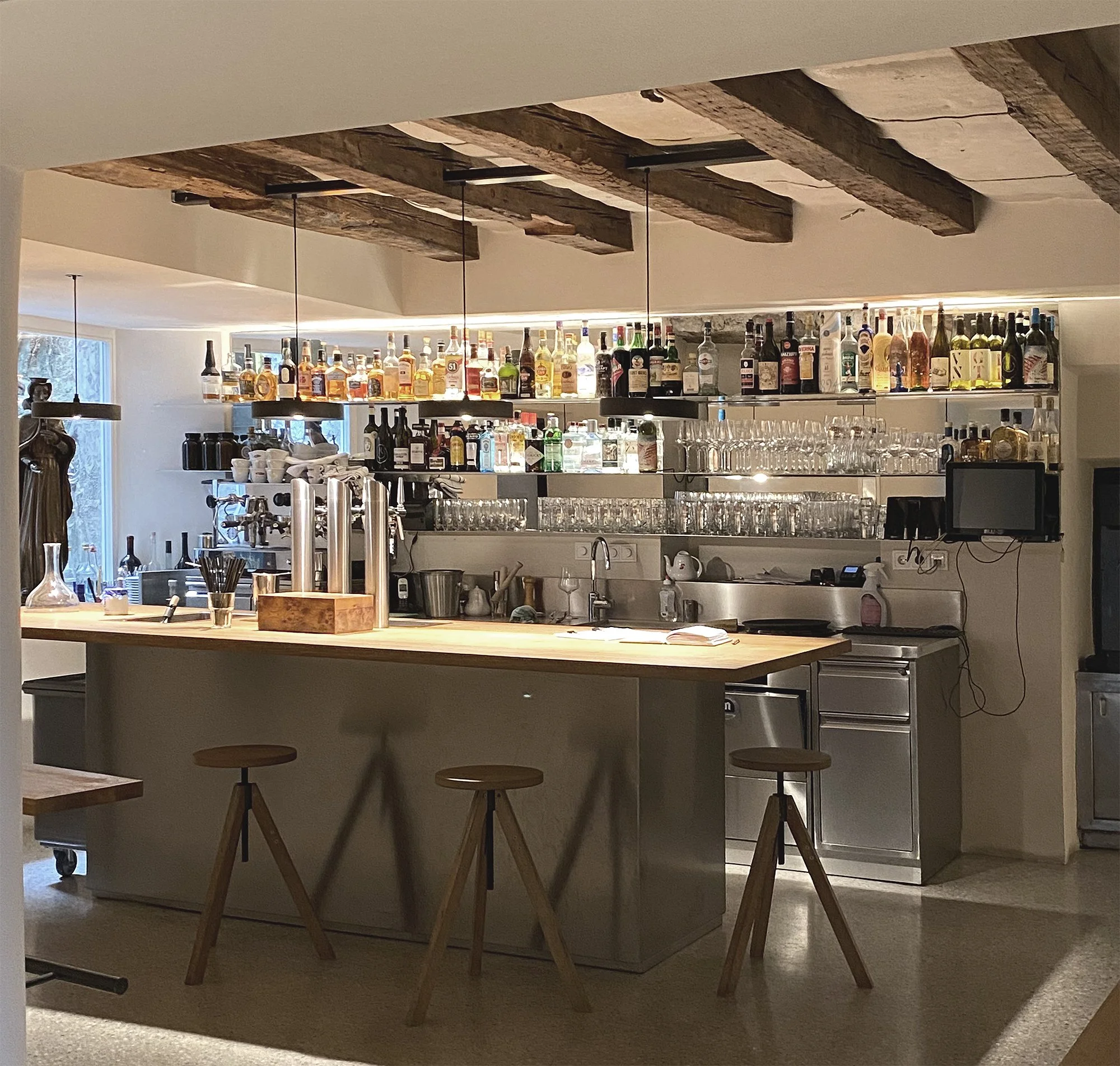bar.jpg