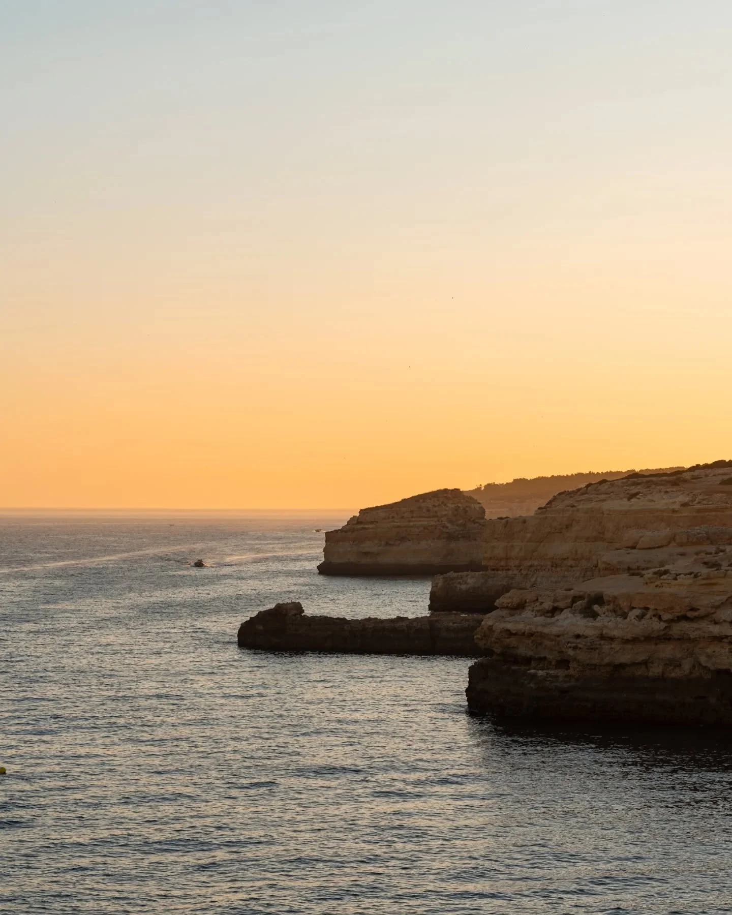 Golden skies &amp; turquoise tides &mdash; only in the Algarve 💛

#algarve #algarvesunset #holidaysinalgarve #visitalgarve