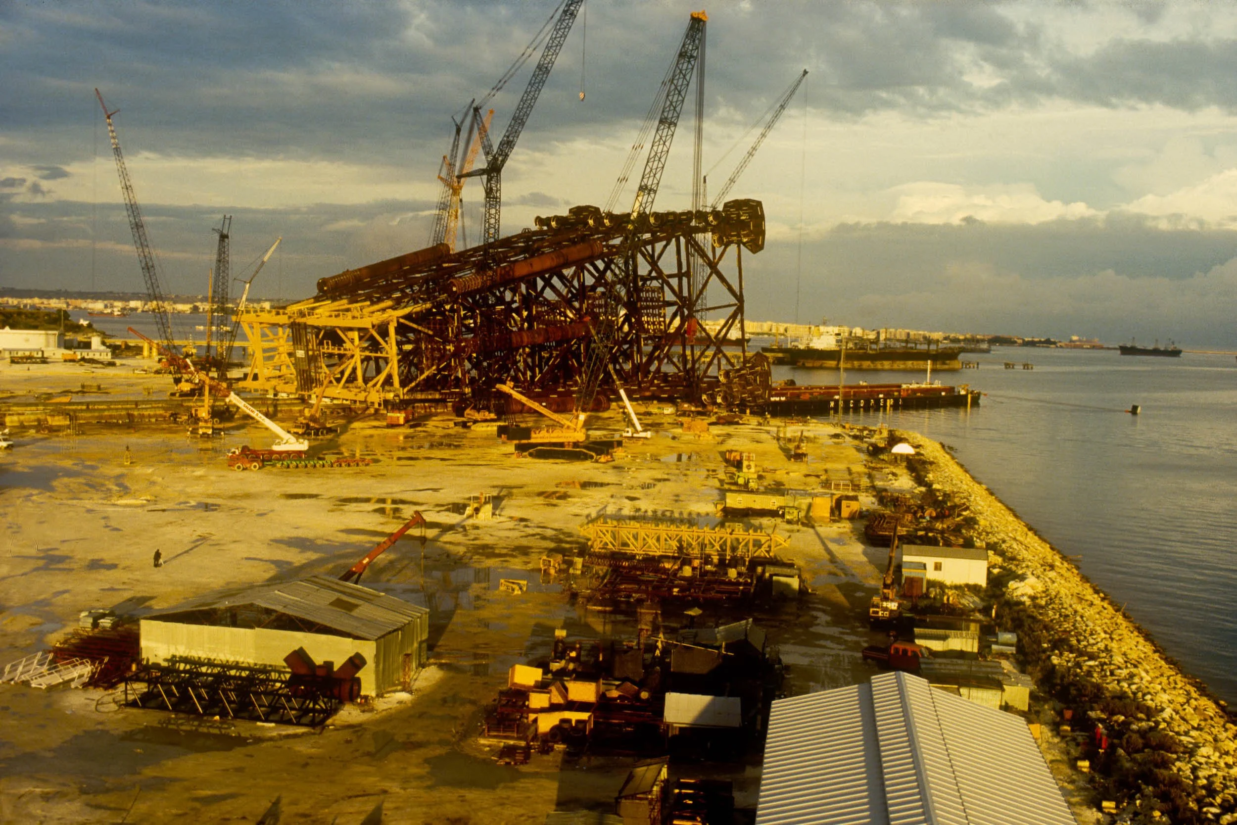Offshore Platform Construction 06.jpg
