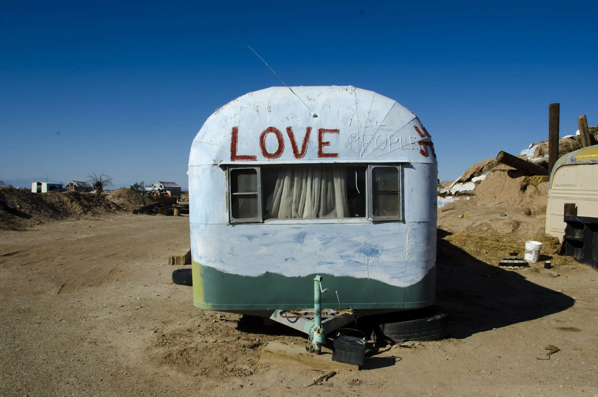 Leonard Knight SalvationMountain_Into The Silence(ph_CarloBevilacqua)_3.jpeg