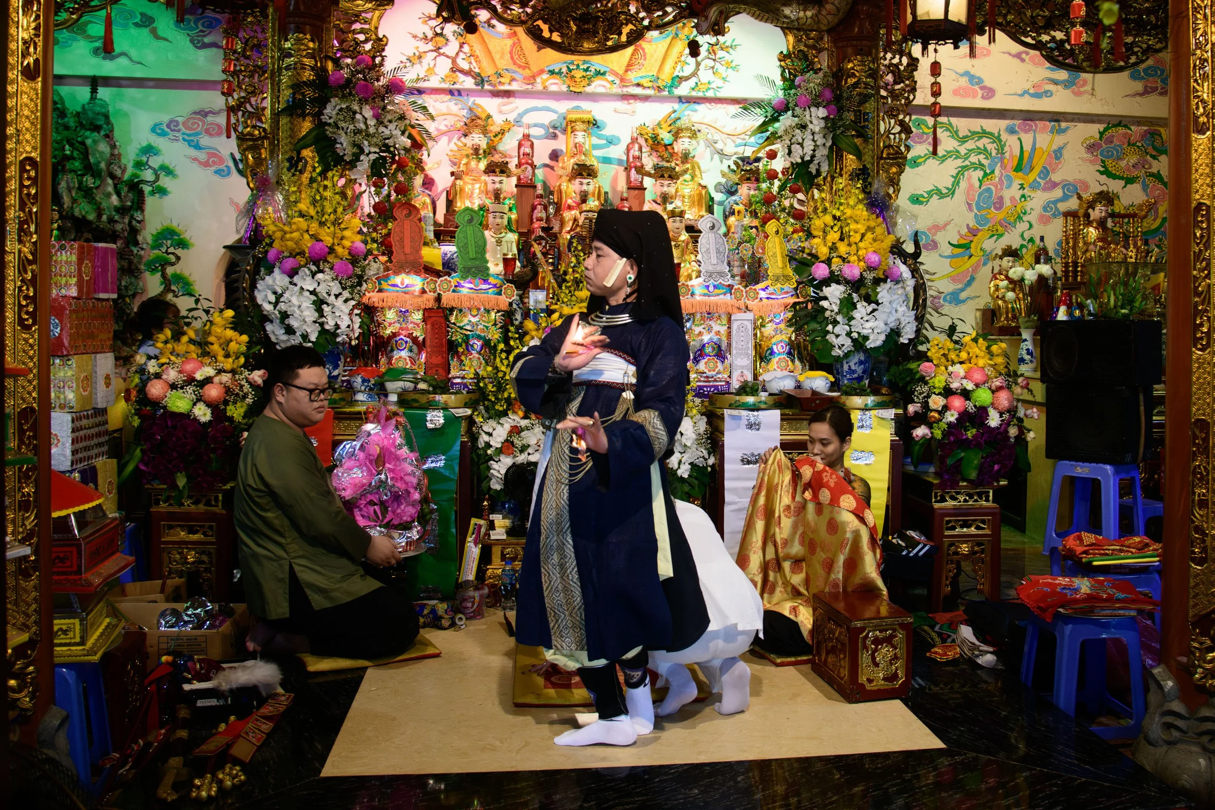 Dao_Mau_013_Master Tran  during a Lên Dồng ritual_DSC1268.jpg