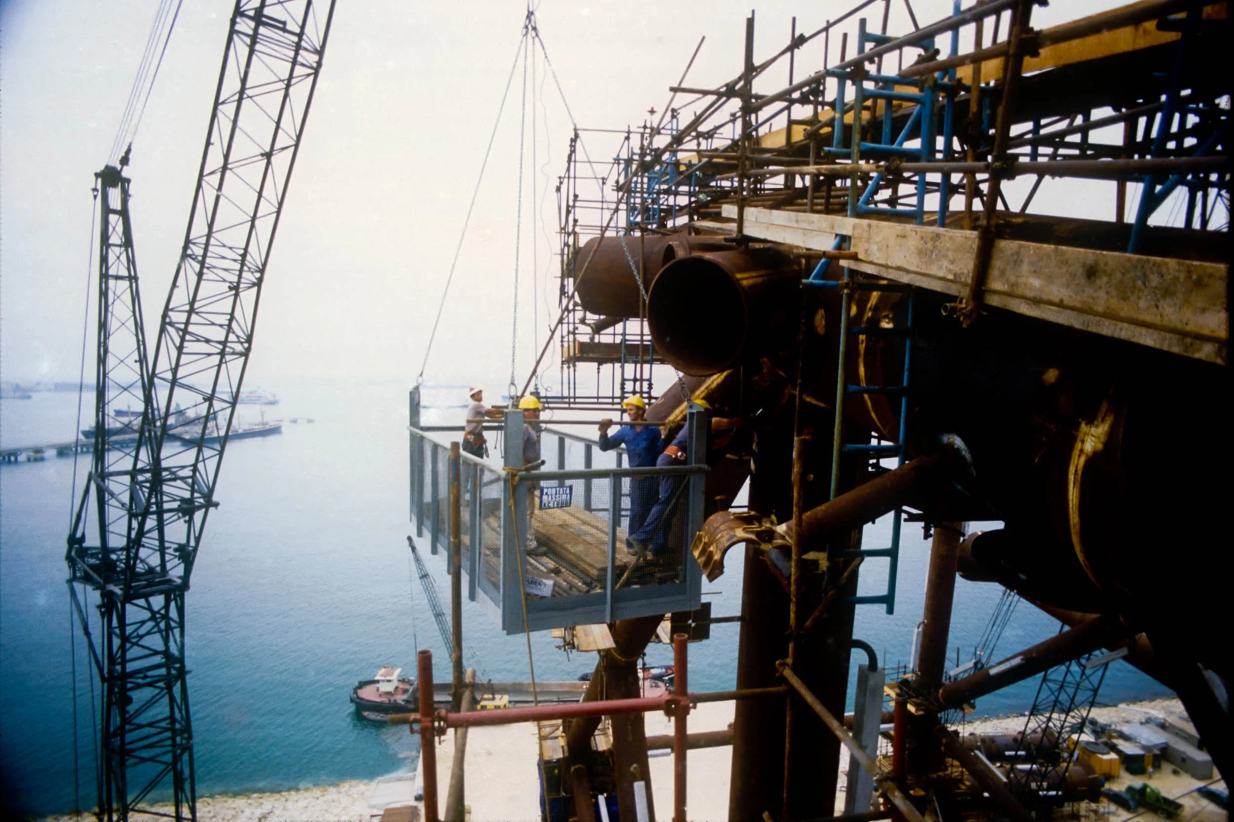 Offshore Platform Construction 08.jpg