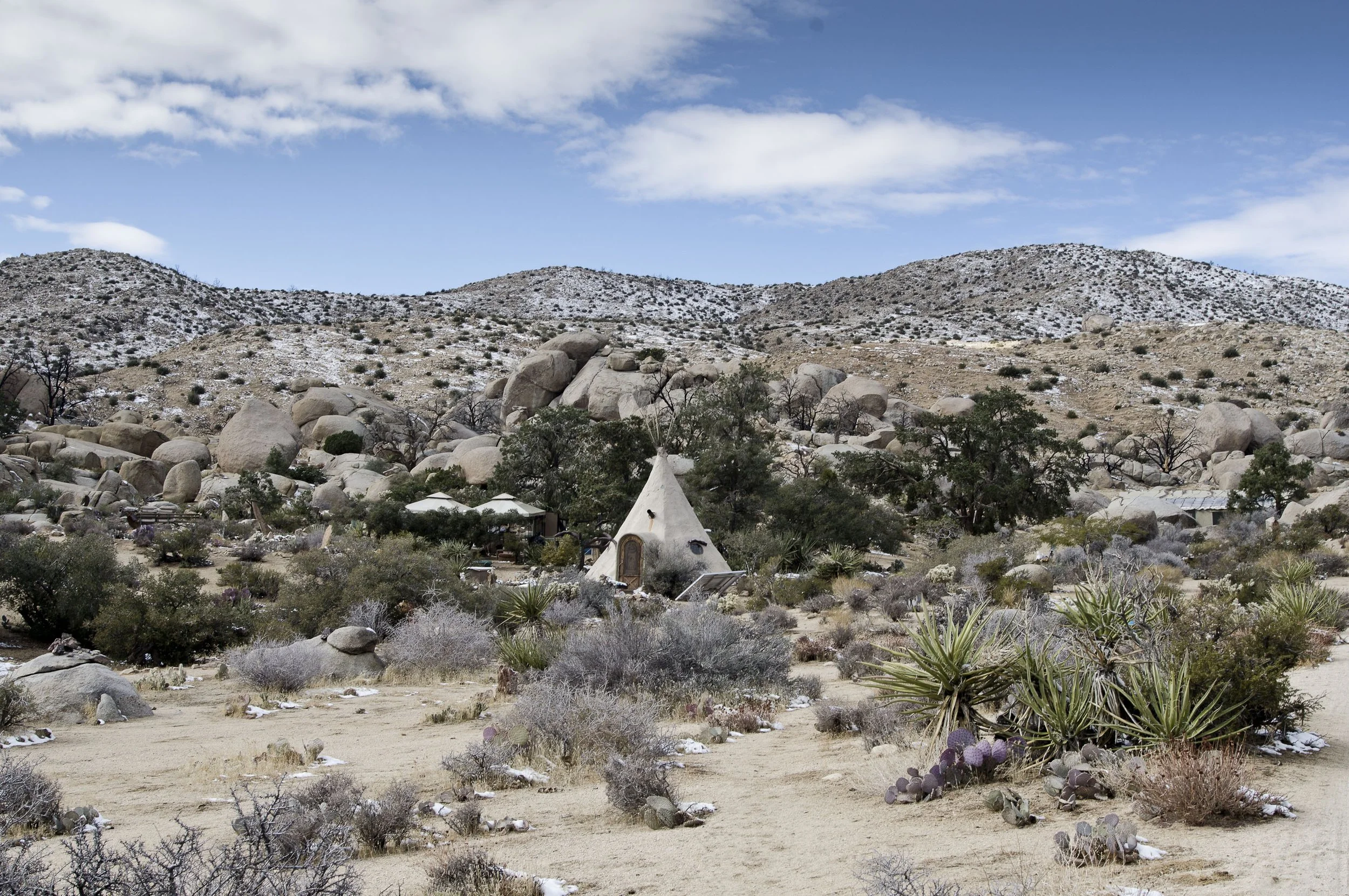 GarthBowles_GodsWayLove_YuccaValley_Into The Silence(ph_CarloBevilacqua)_9.jpeg