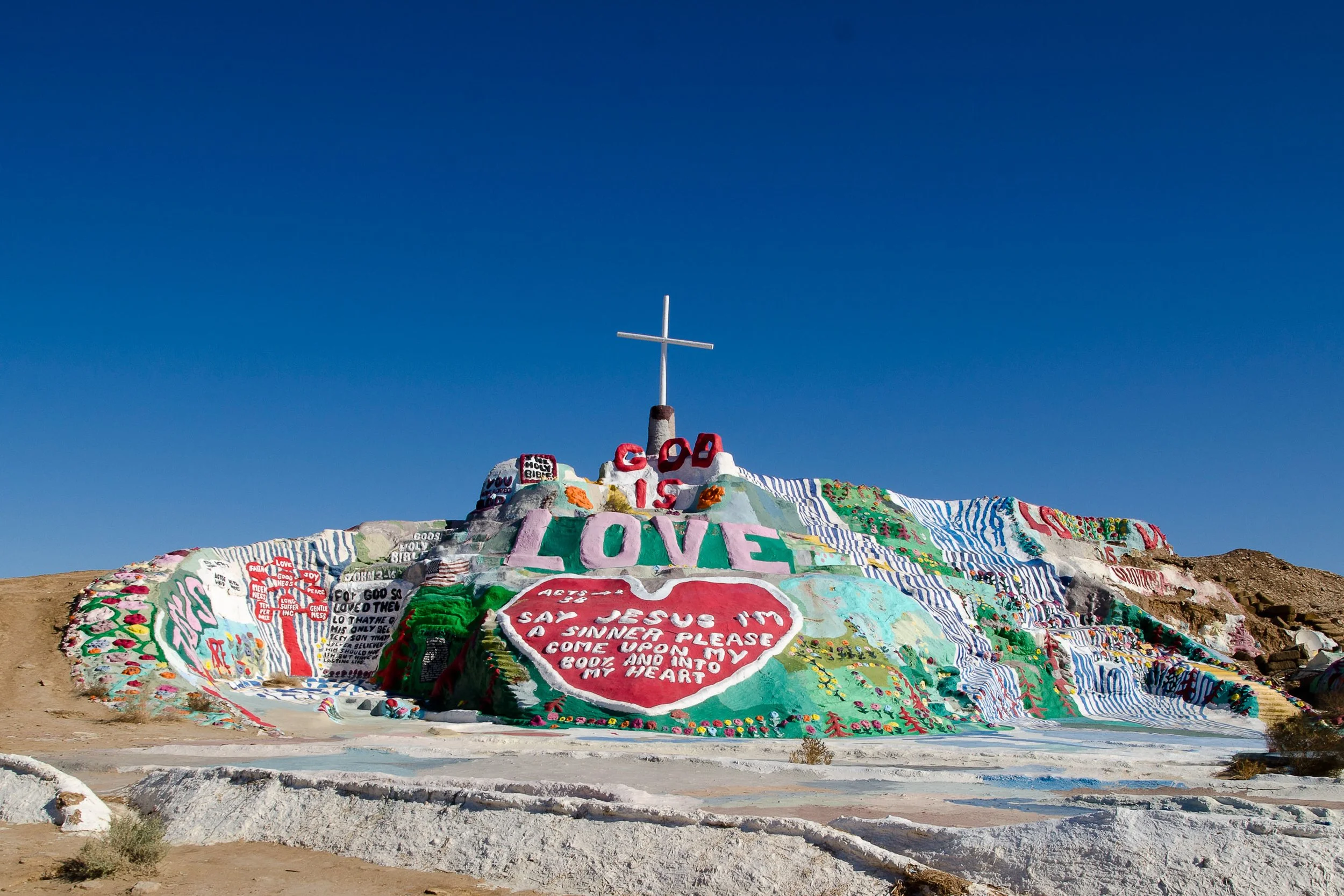 Leonard Knight SalvationMountain_Into The Silence(ph_CarloBevilacqua)_2_1.jpeg