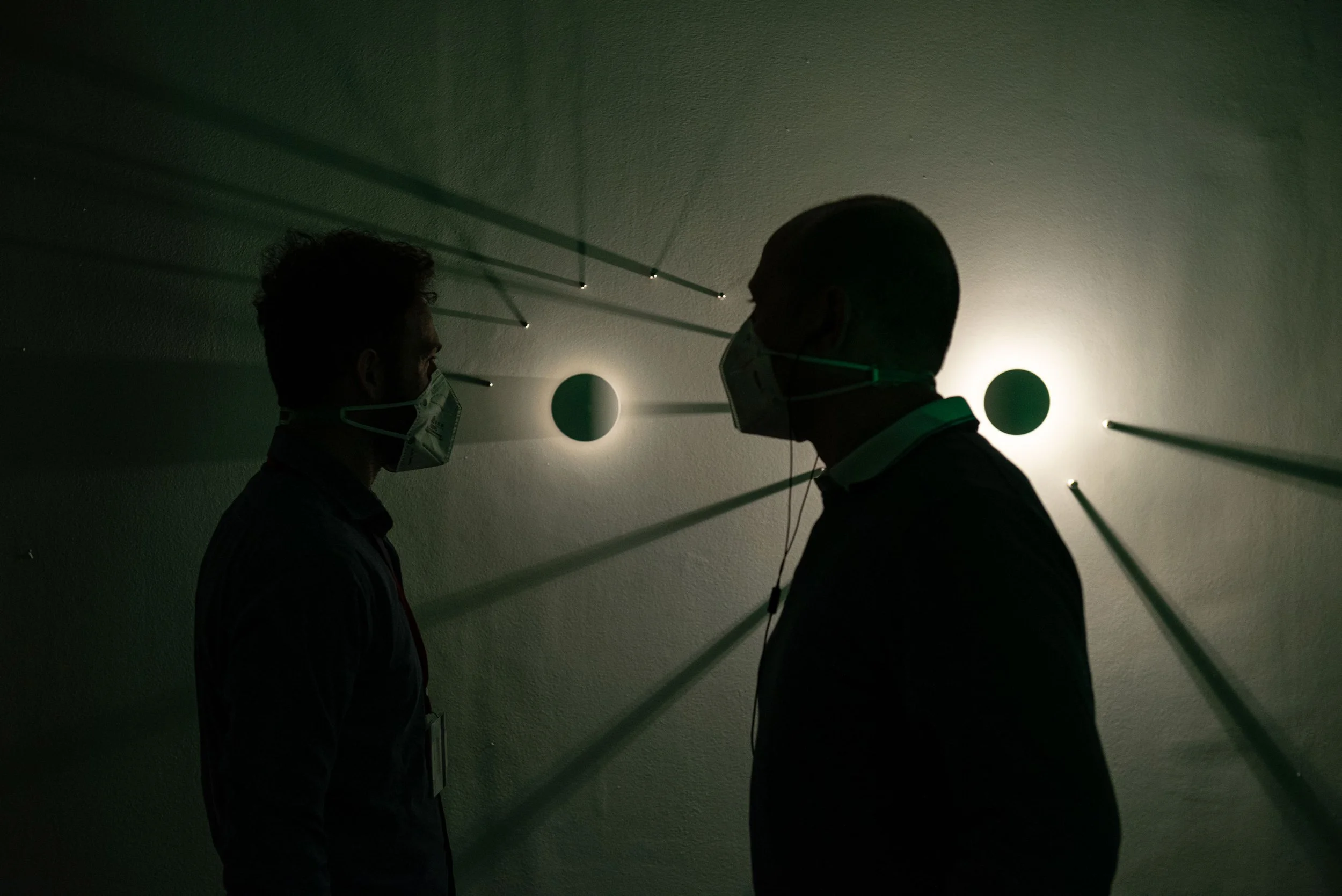 Anti Covid mesure at IGuzzini light factory 003.jpg