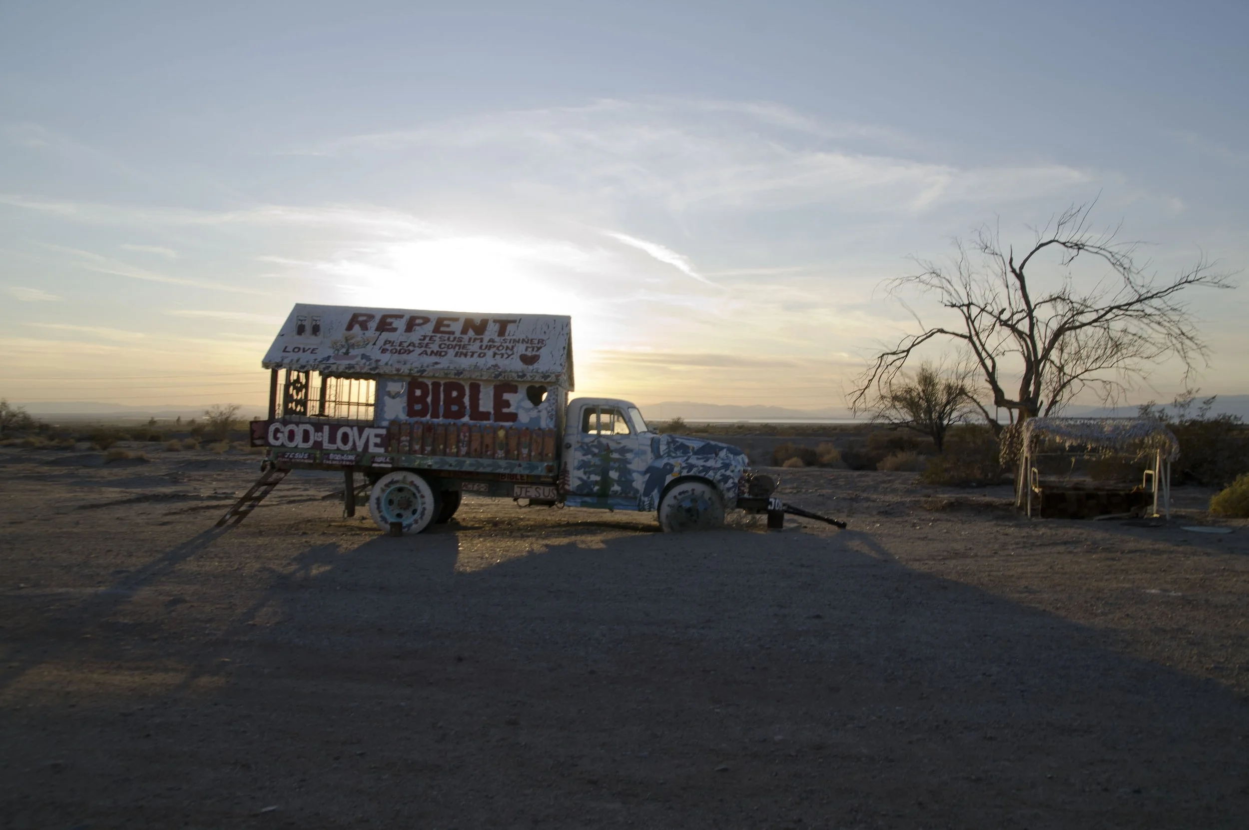 Leonard Knight SalvationMountain_Into The Silence(ph_CarloBevilacqua)_8.jpeg