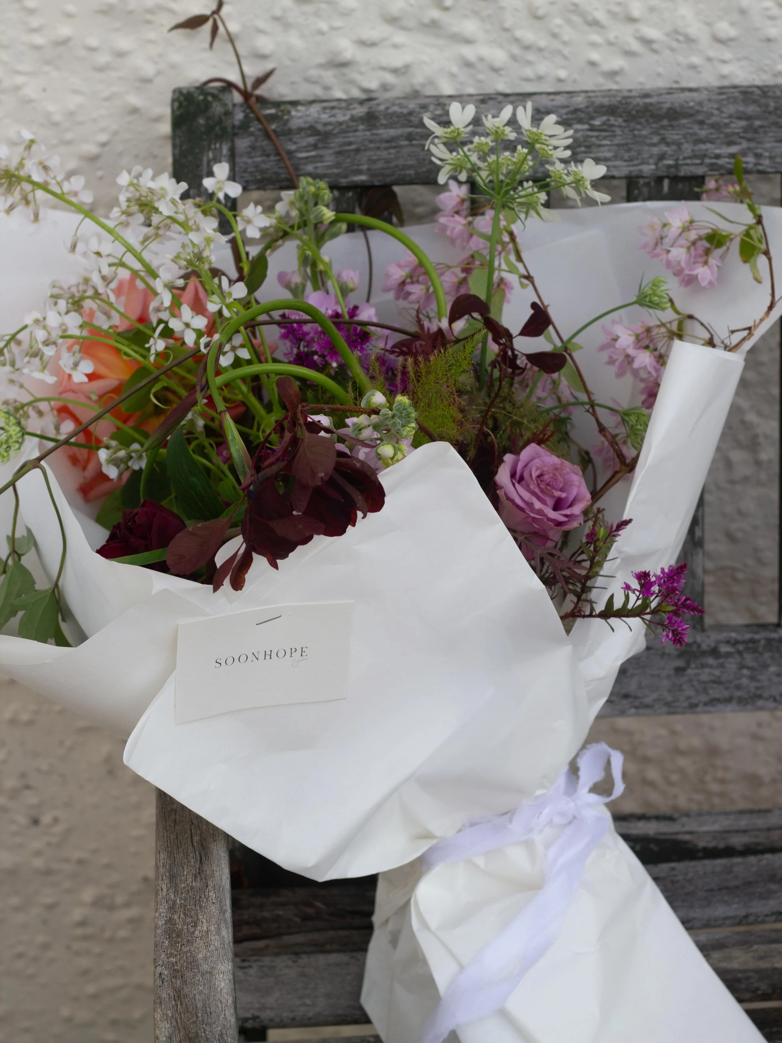 A closer look at 01/ Velvet Mist, our first graduation bouquet option, available for pre-order at @spoiledlifestore now.

The flowers may vary with seasonal availability, colour and theme will remain the same.