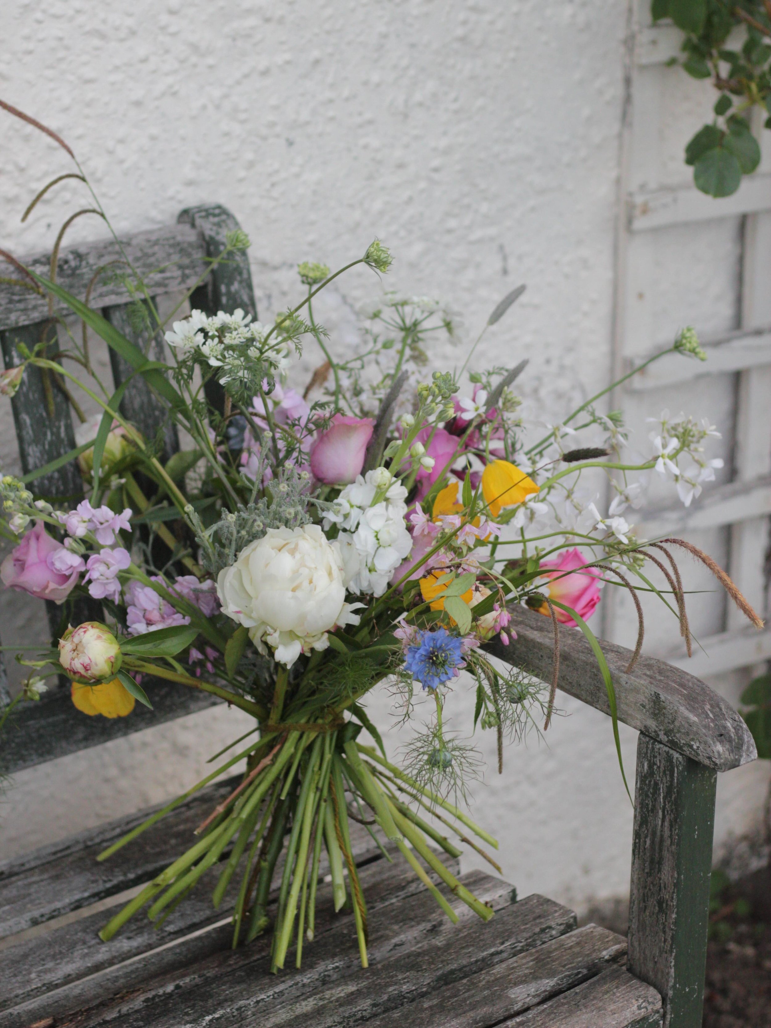 A closer look at 02/ Dune Breeze, one of our graduation bouquet options, available for pre-order now with @spoiledlifestore 

The flowers may vary with seasonal availability, colour and theme will remain the same.