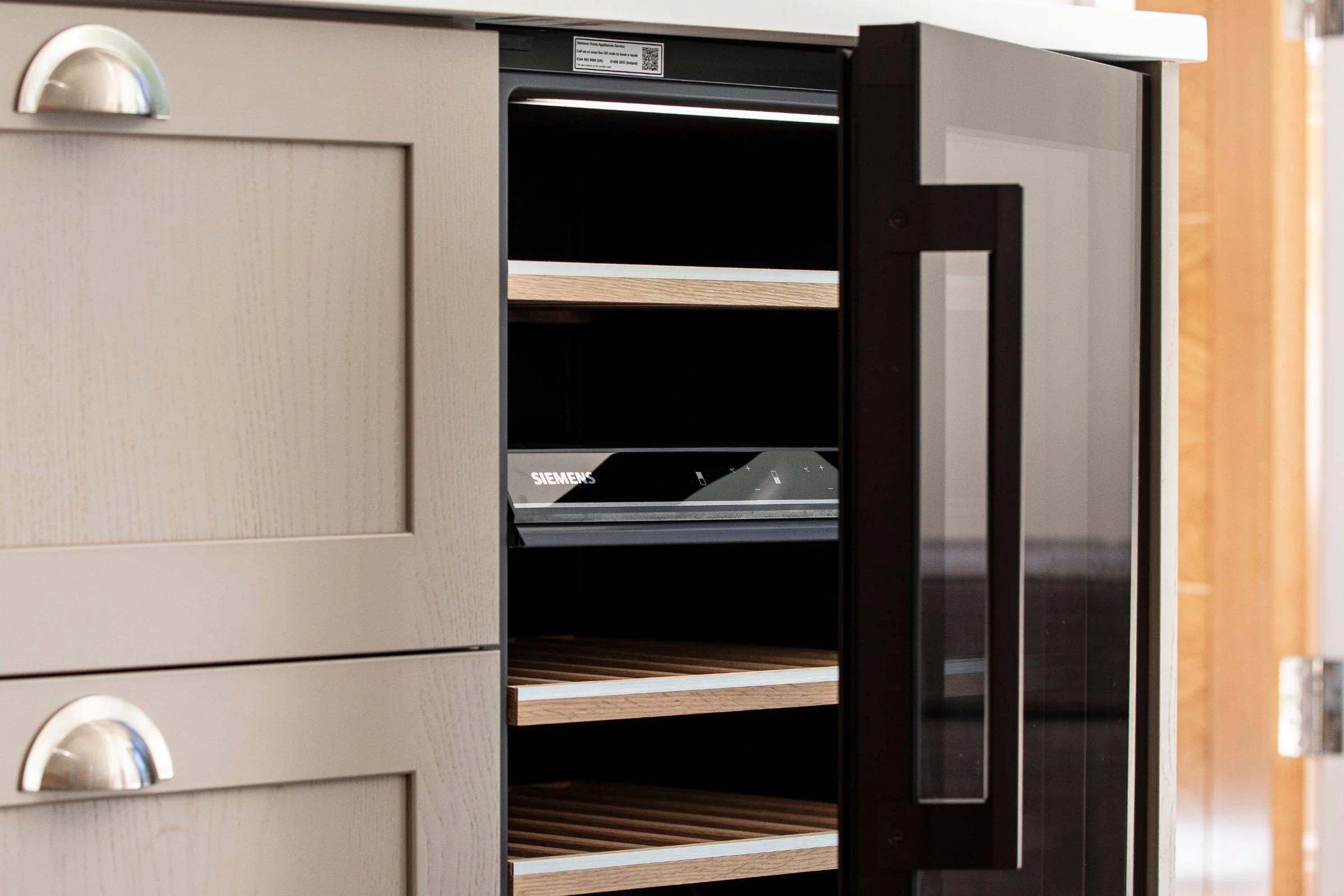 Kitchen_wine_cooler_close.jpg