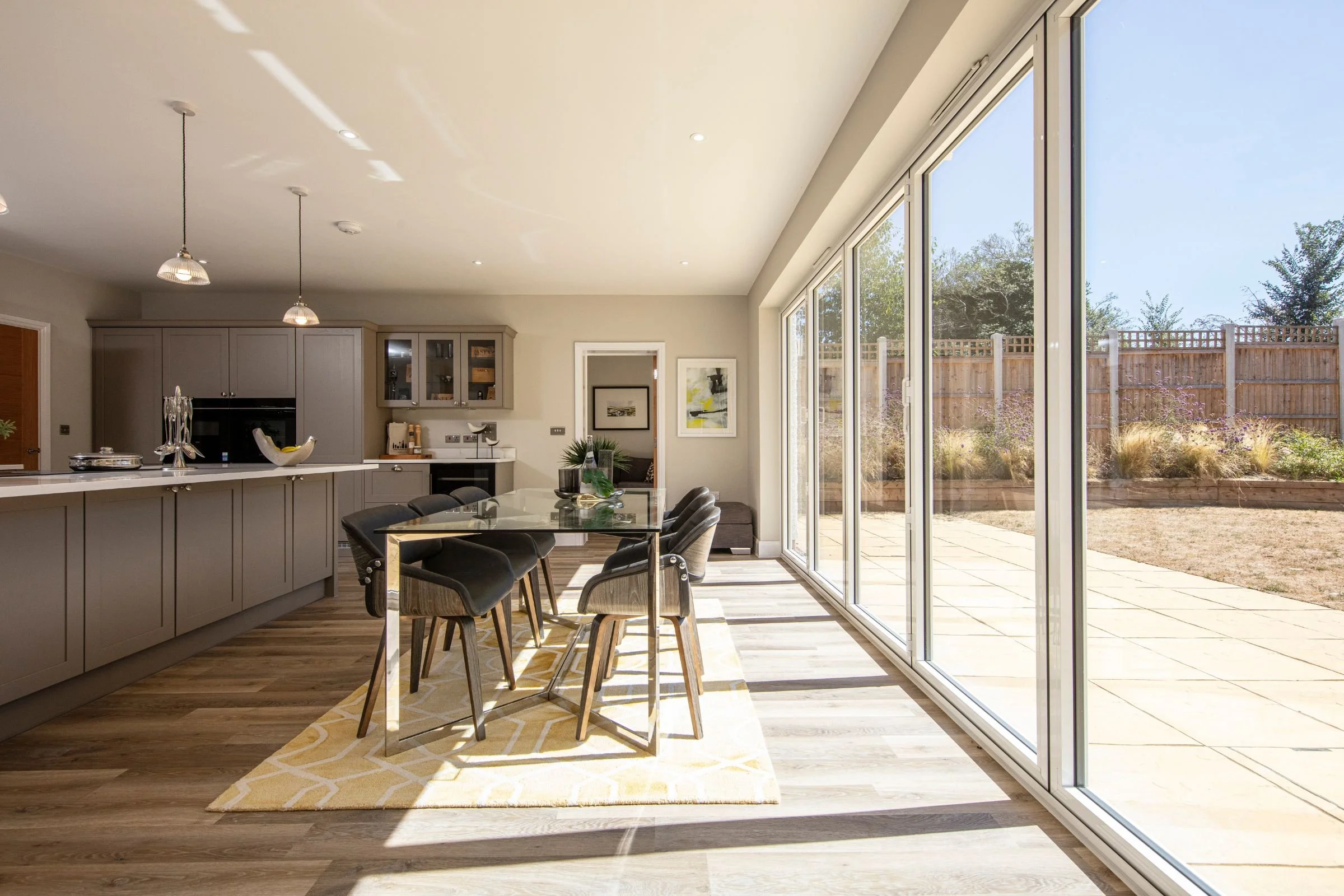 Kitchen_breakfast_bar.jpg