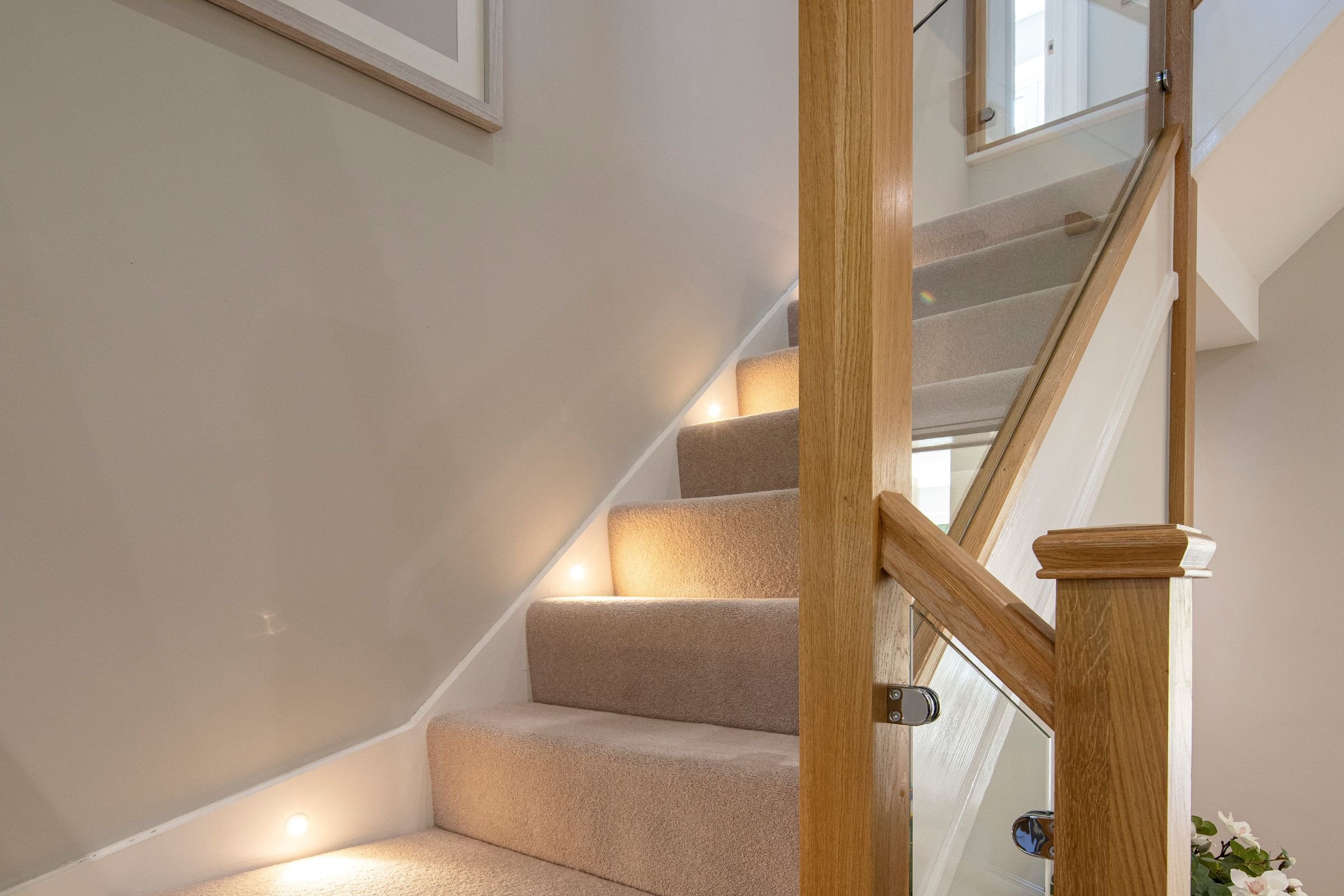 Hall_close_4.jpg